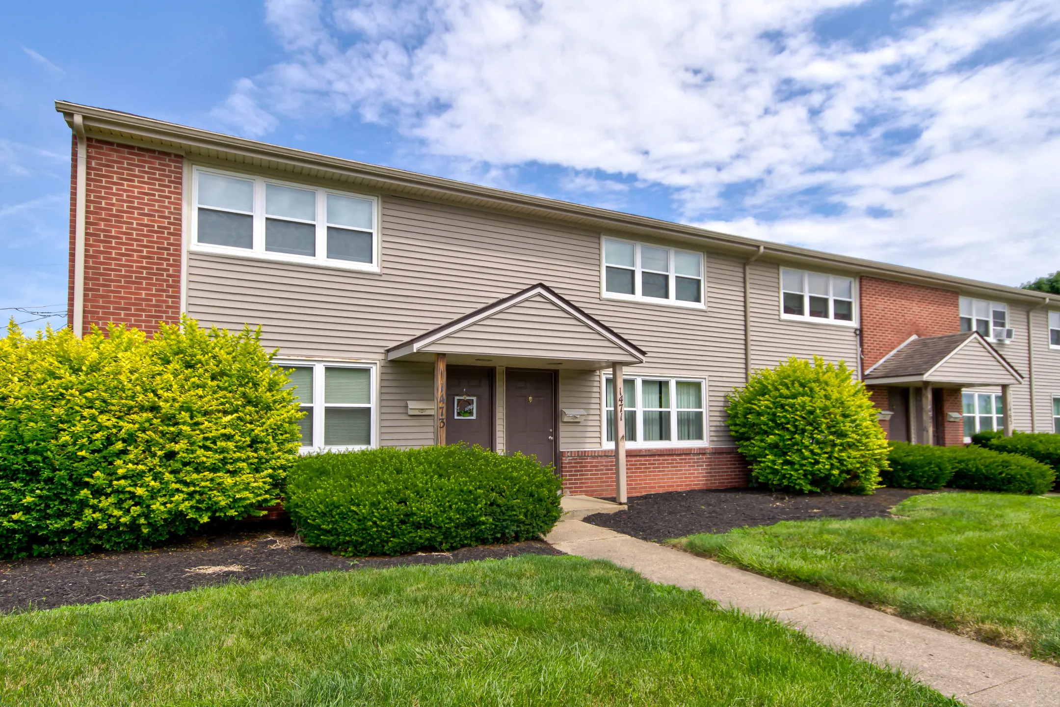 Columbus Crossing Townhomes Apartments Columbus, IN 47201