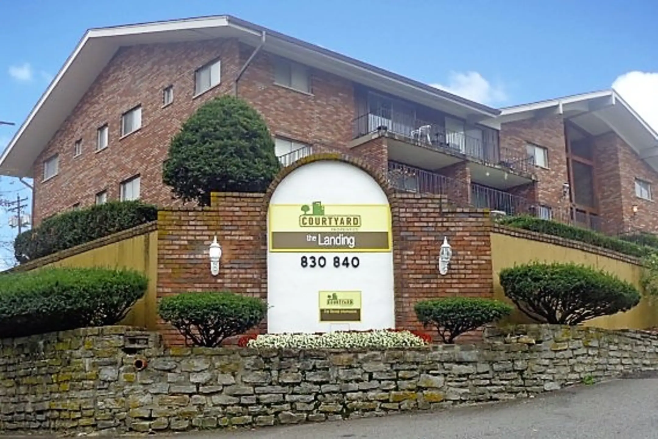 Courtyard Properties Apartments Fort Thomas, KY 41075