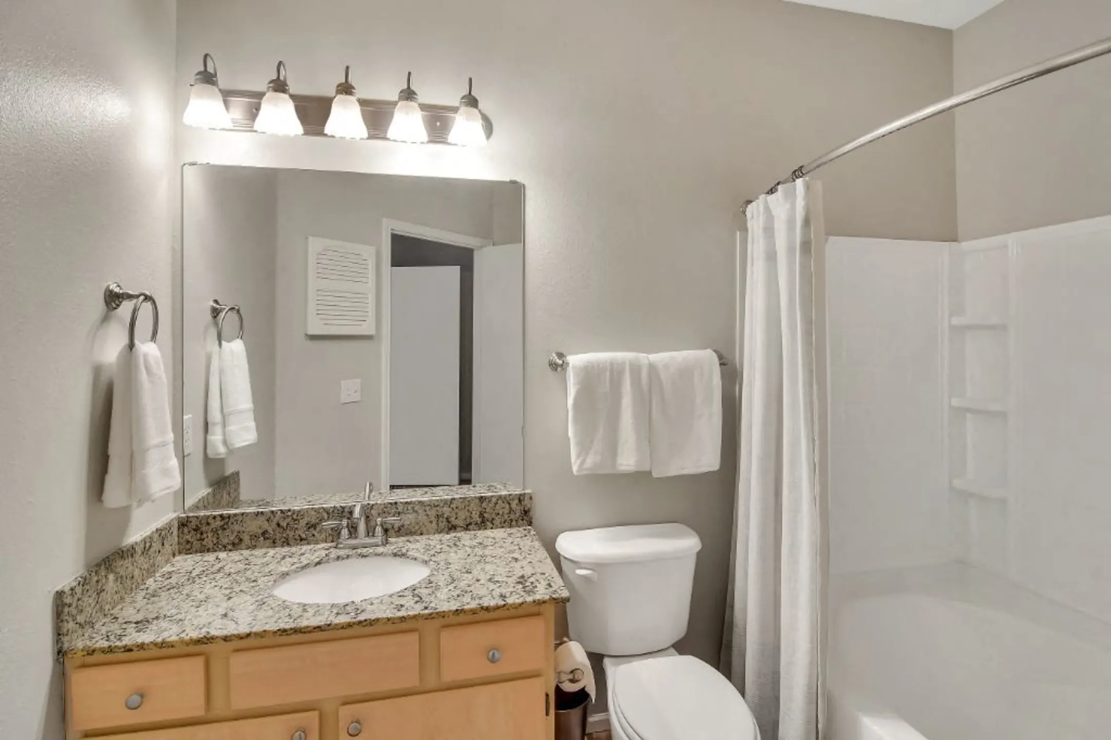 ASHFORD PLACE APARTMENTS Apartments Flowood, MS 39232