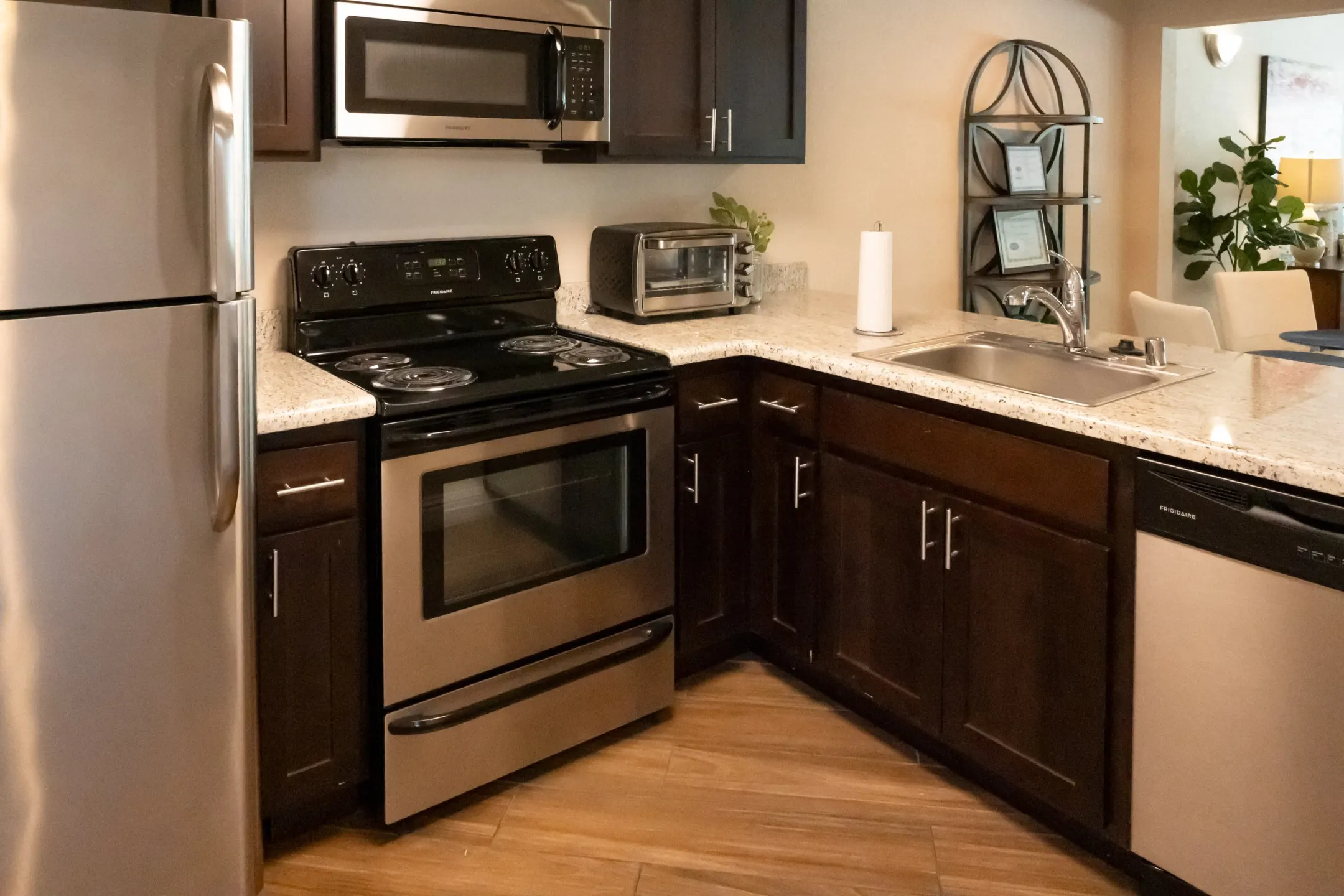 Kitchen - Creekside Colony - Citrus Heights, CA