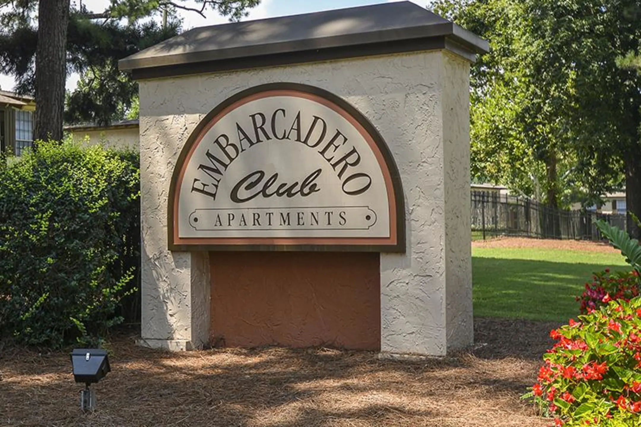 Community Signage - Embarcadero Club - Atlanta, GA