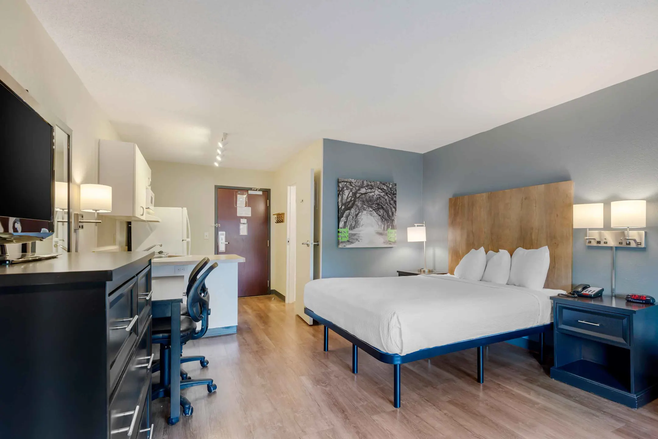 Bedroom - Furnished Studio - Charlotte - University Place - Charlotte, NC