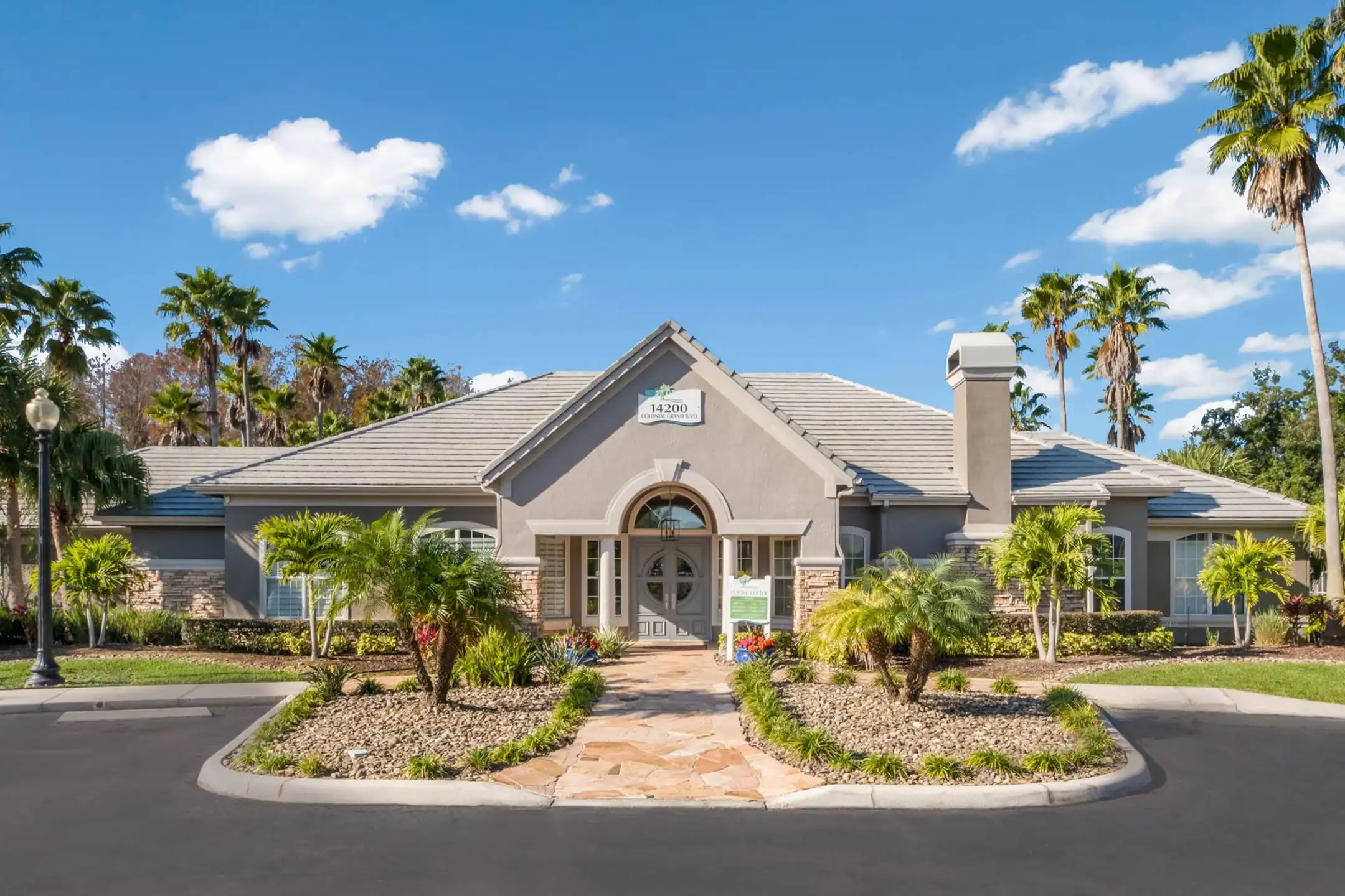 Building - The Parkway at Hunter's Creek Apartments - Orlando, FL