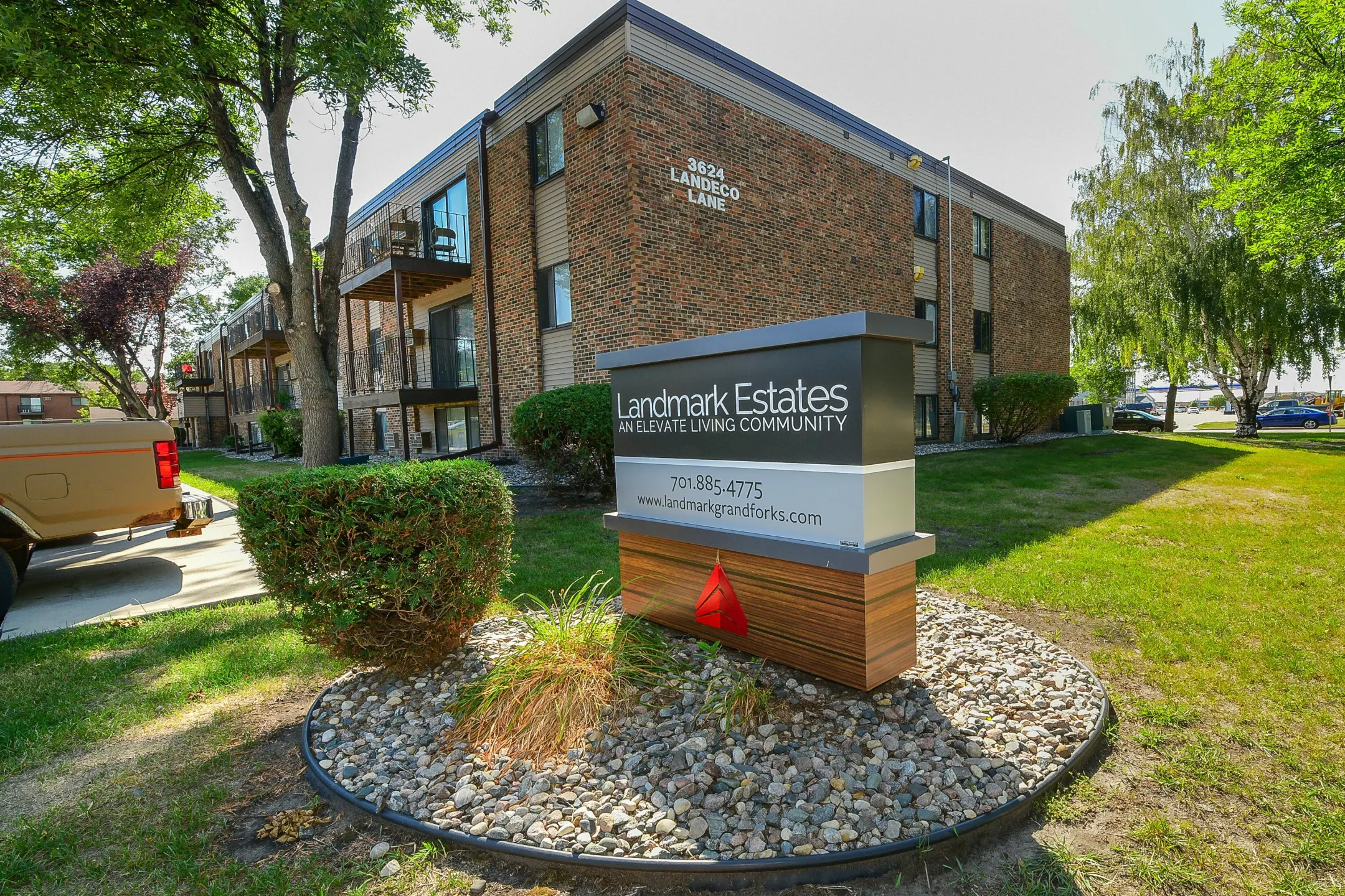 Landmark Estate Apartments 1105 Landeco Ln Grand Forks ND For Rent   601989d709a0541267917e8173ceaed0