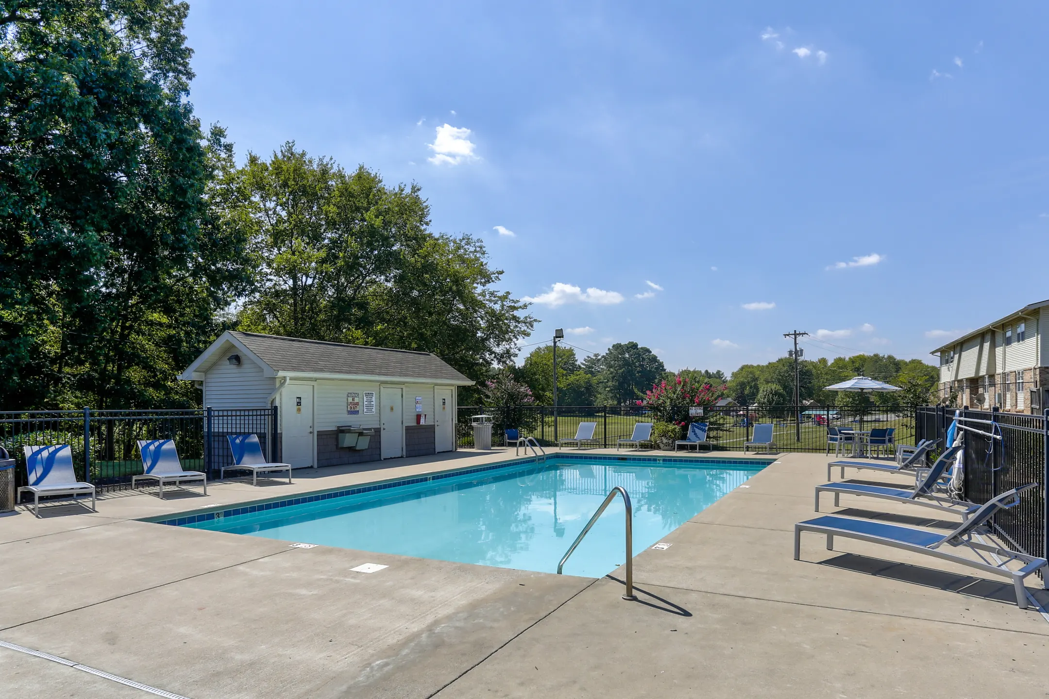 Lexington Village - 830 Peachers Mill Road | Clarksville, TN Apartments ...