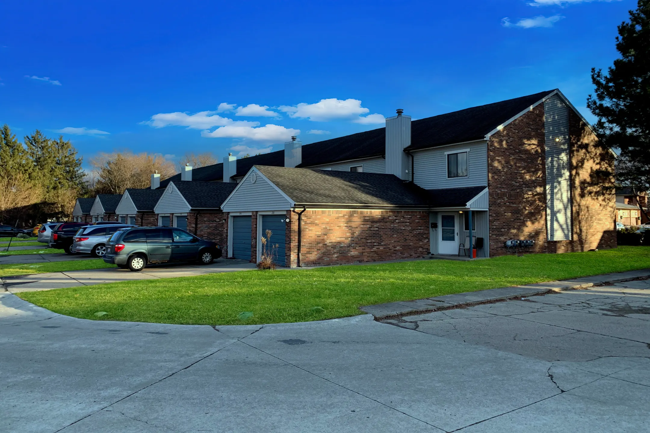 Madison Woods West Apartments Madison Heights, MI 48071