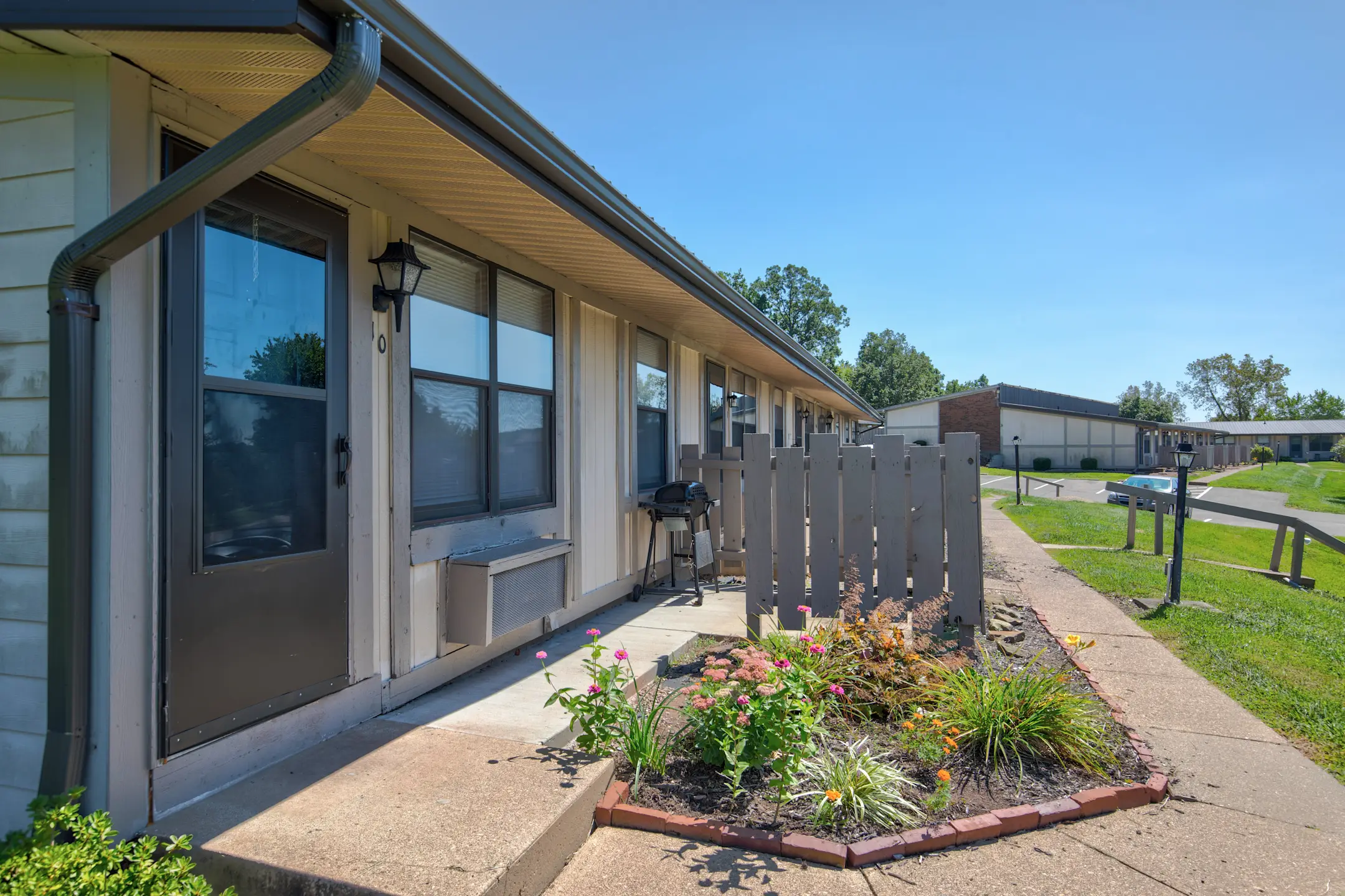 Parkville Apartments - Parkersburg, WV