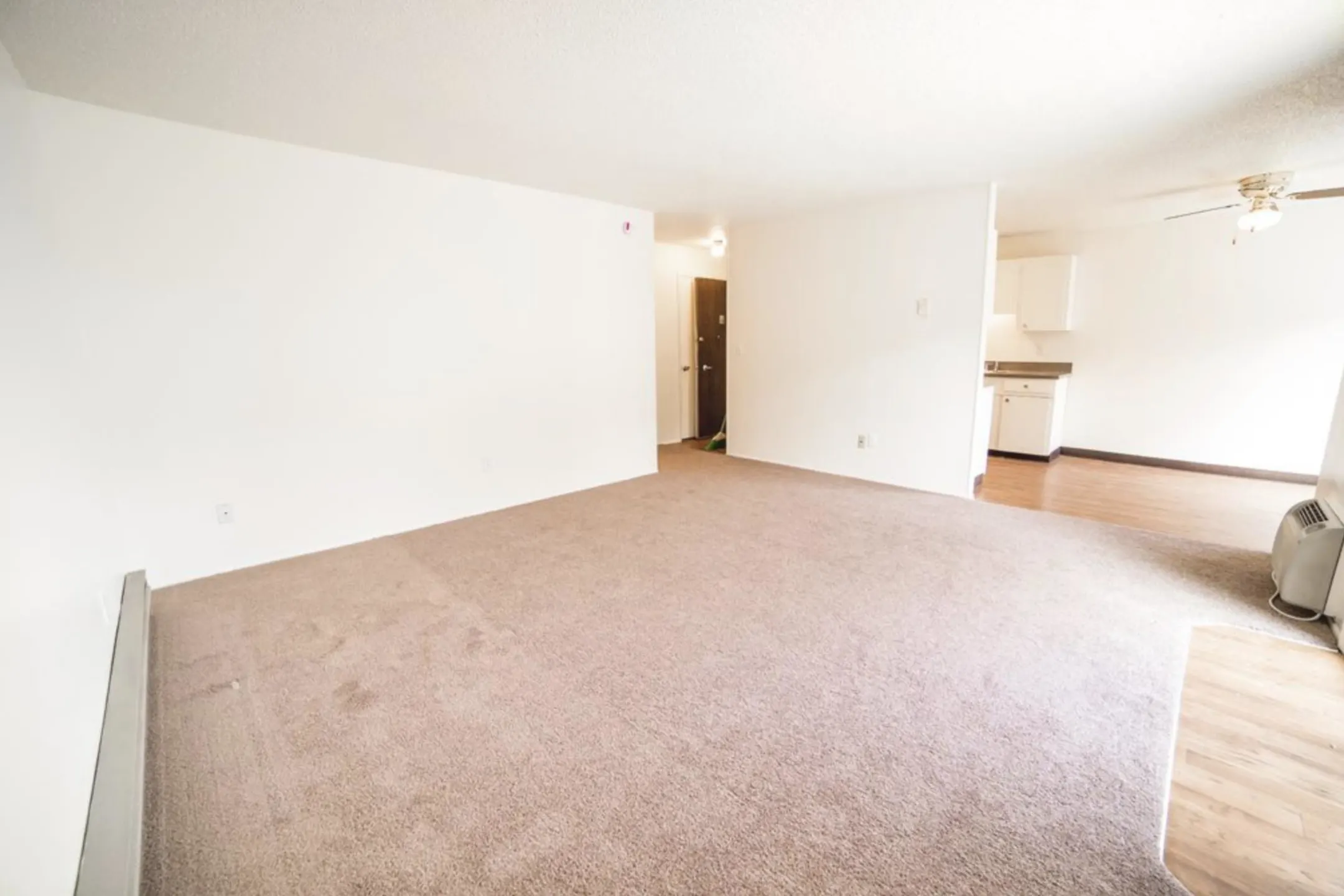Living Room - Laurelwood Estates - Portland, OR