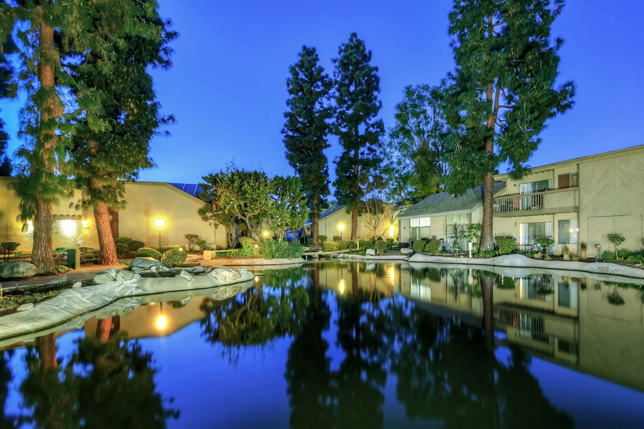 Streams Apartments Fullerton, CA 92831