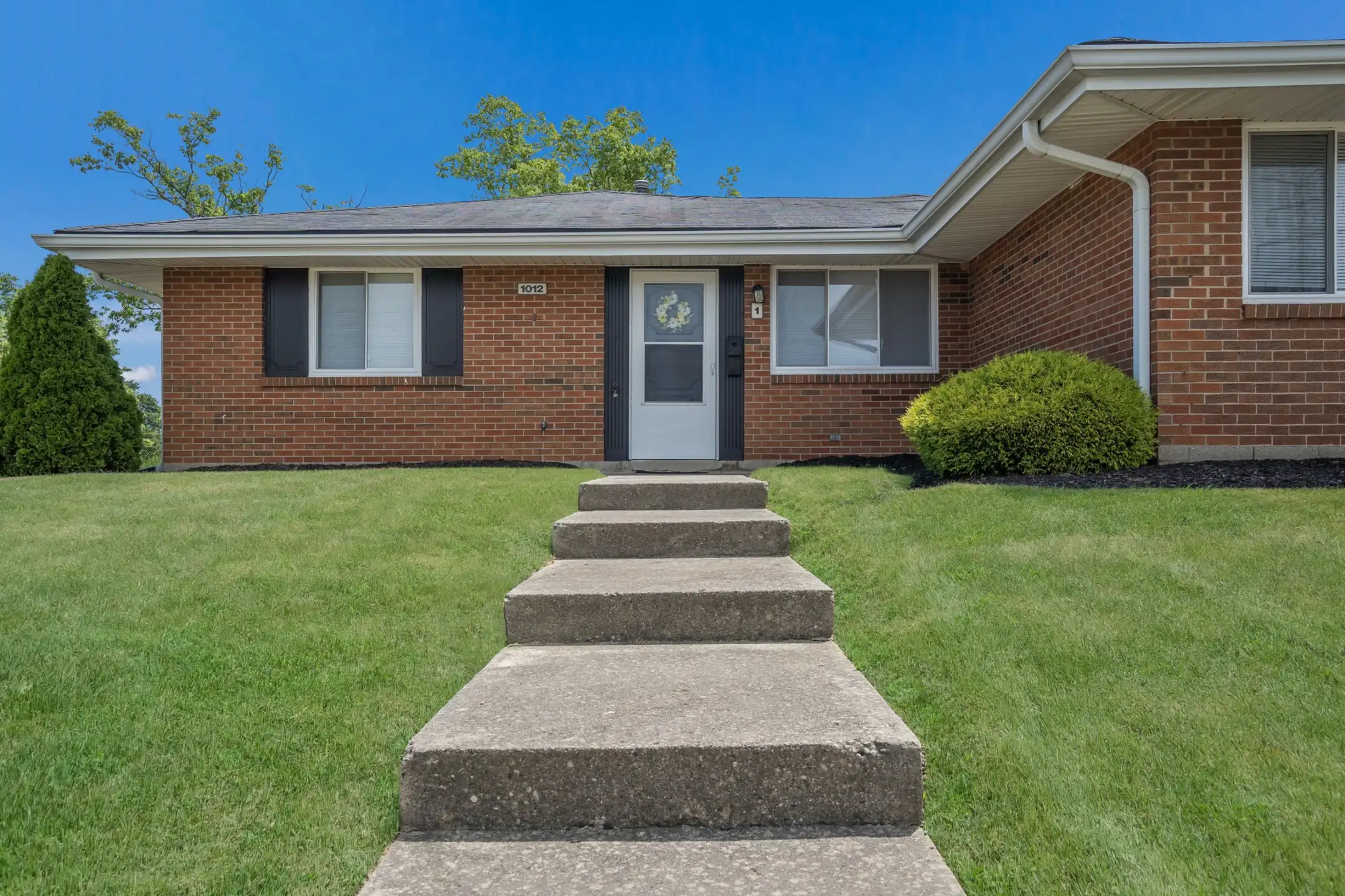 Maple Run Apartments 1804 Belvo Rd Miamisburg, OH Apartments for