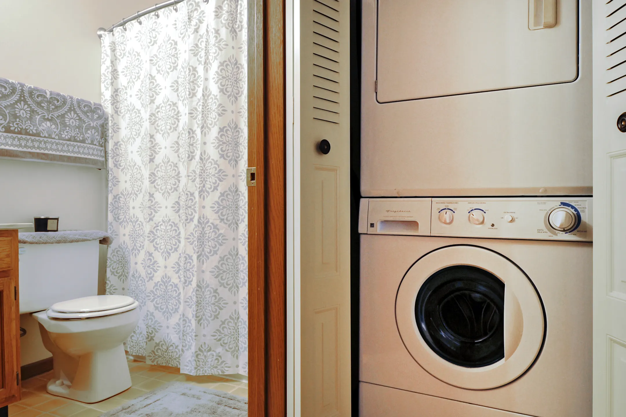 The Edgerton 4909 W Edgerton Ave Greenfield, WI Apartments for Rent