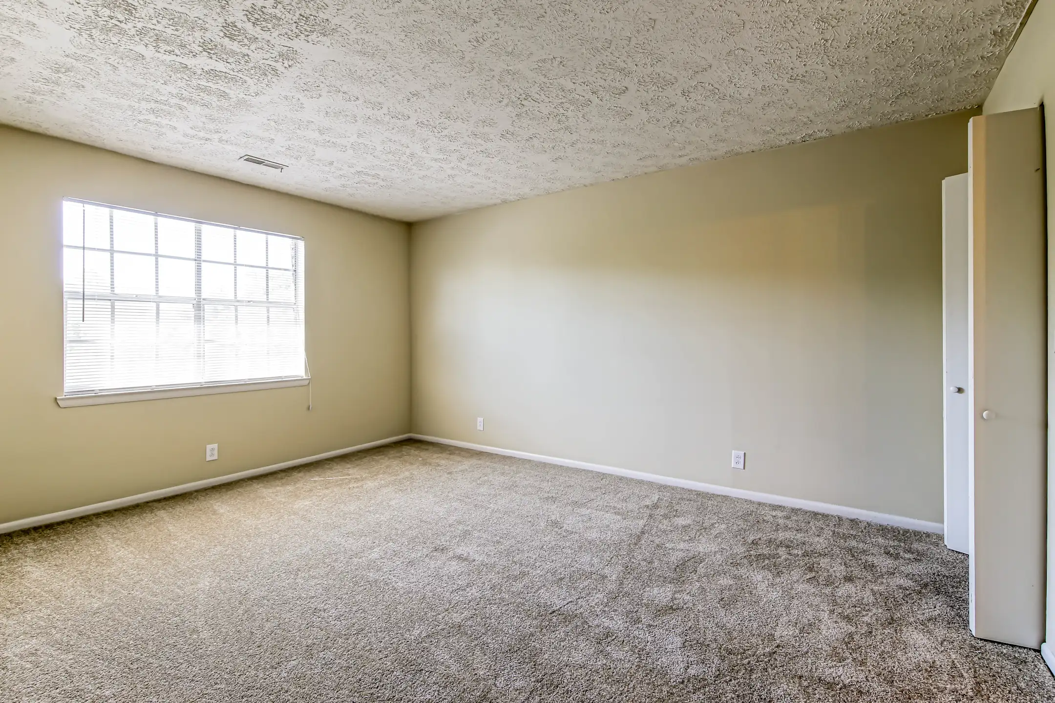 Deane Hill Apartments 7700 Gleason Dr Knoxville, TN Apartments for