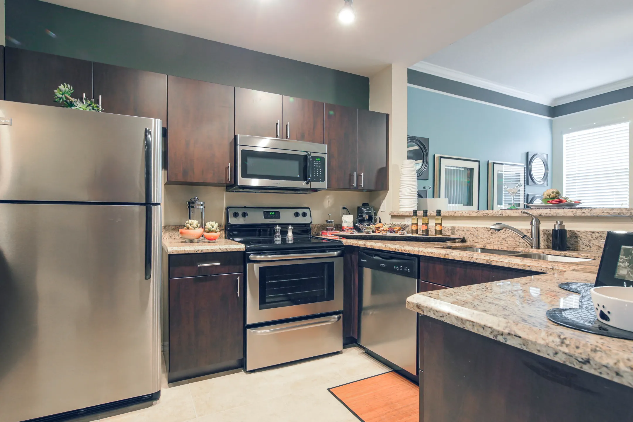Kitchen - The Palms of Doral Apartments - Doral, FL