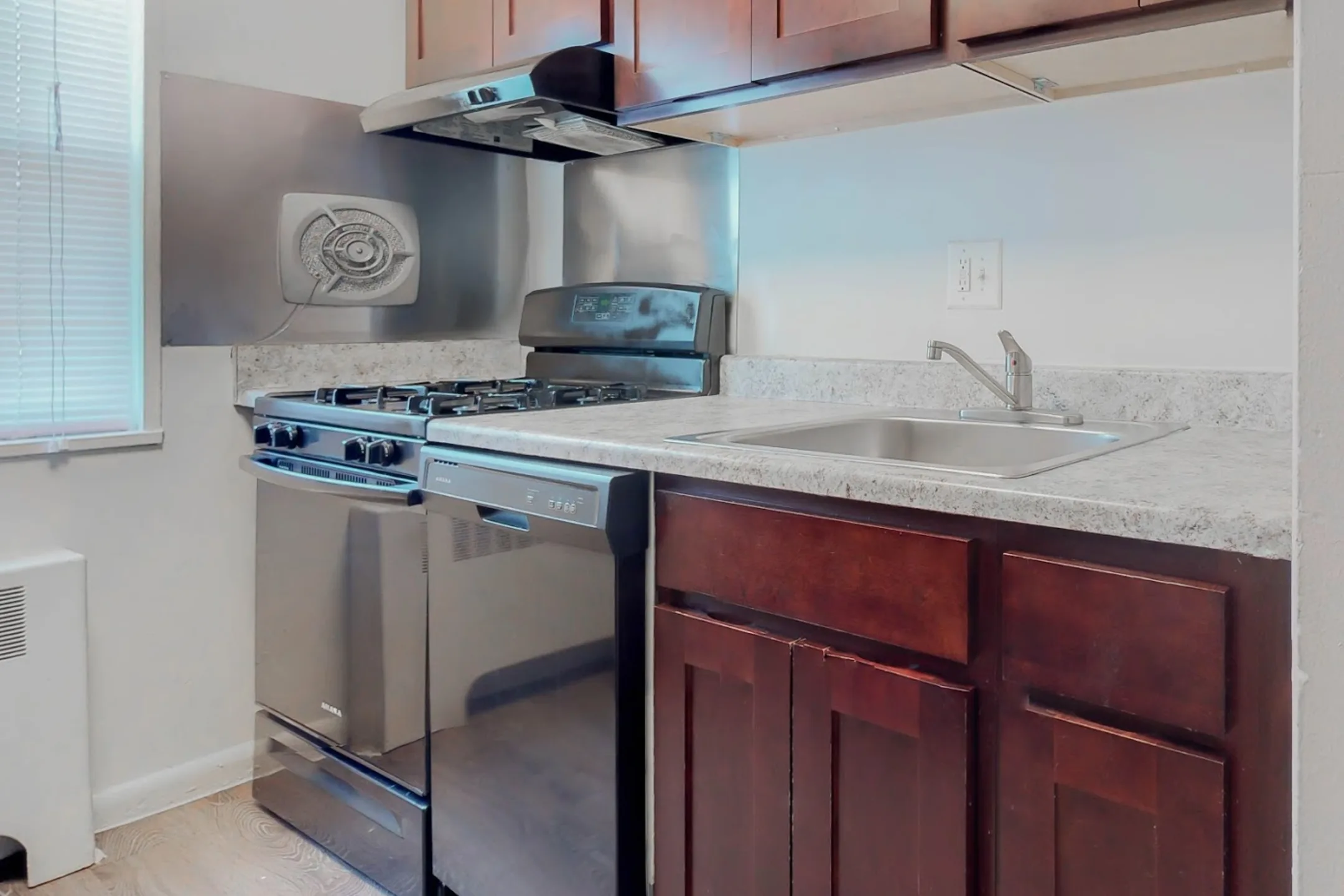 Marlow Heights Apartments 4223 28th Ave Temple Hills, MD Apartments