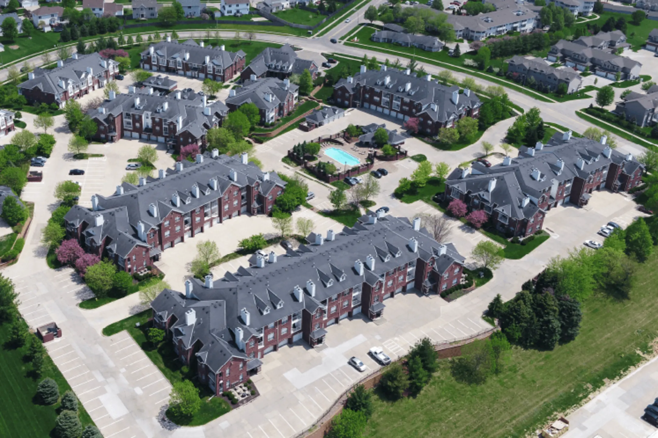 Saddlebrook Apartments Urbandale, IA 50322
