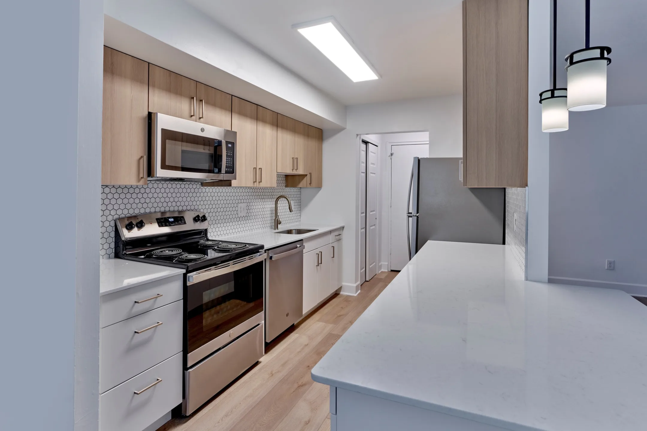 Kitchen - Brookdale Apartments - Wayne, PA