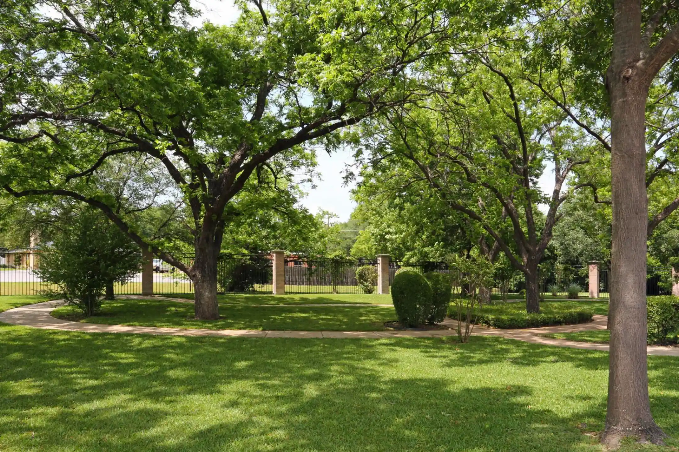 Landscaping - Chappell Oaks - Belton, TX