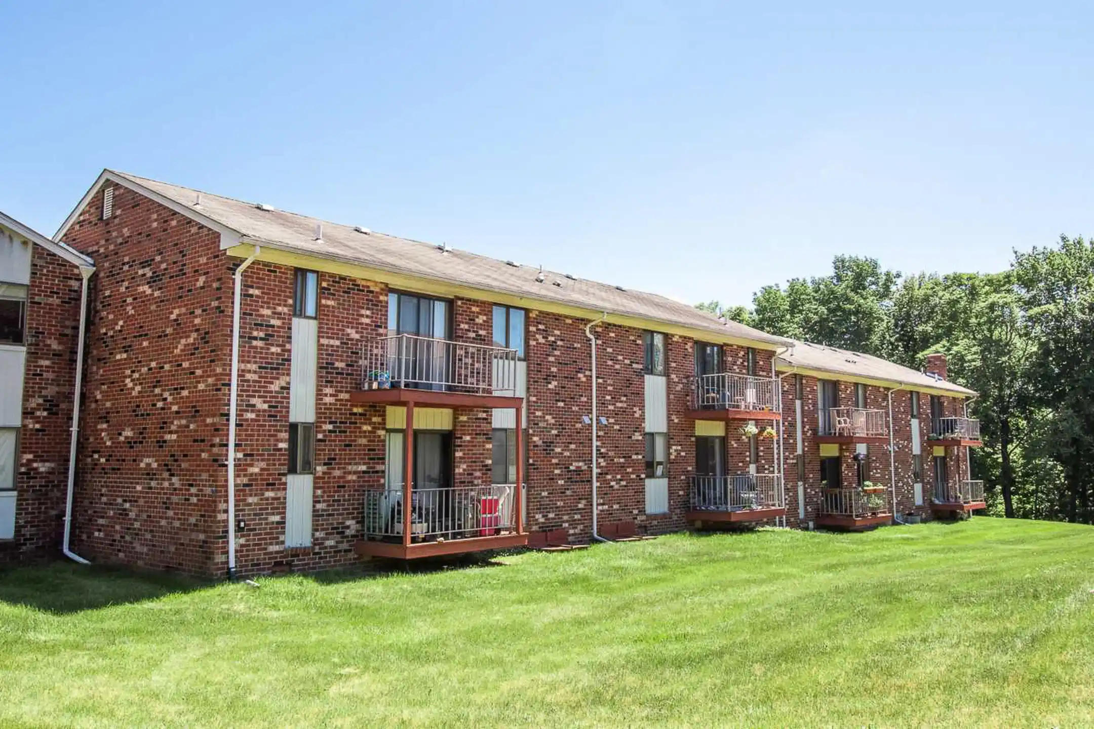 Towpath Village Apartments Hackettstown, NJ 07840