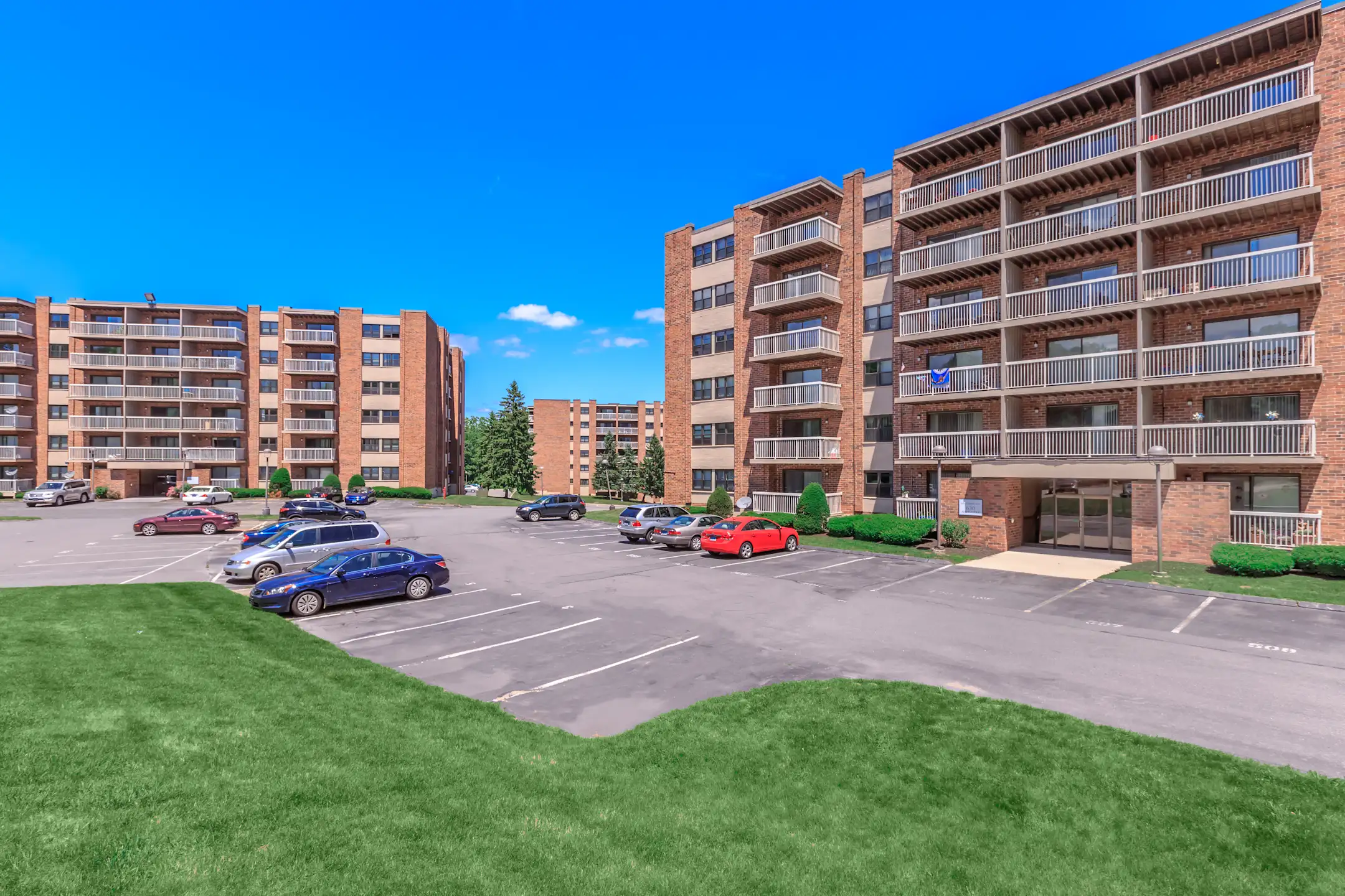 Broadmoor Apartments Hamden, CT 06514