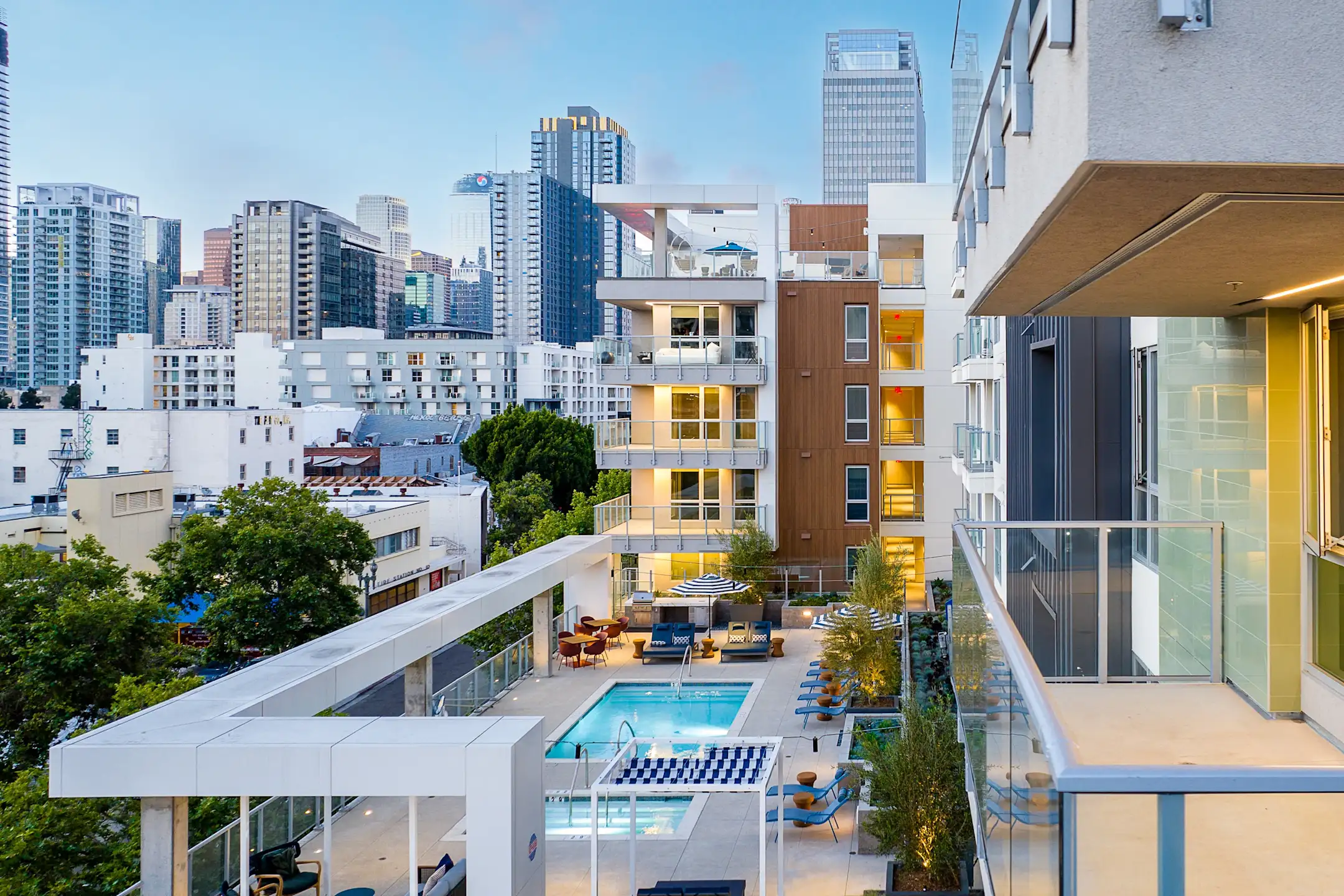 Emerald Apartments - Los Angeles, CA