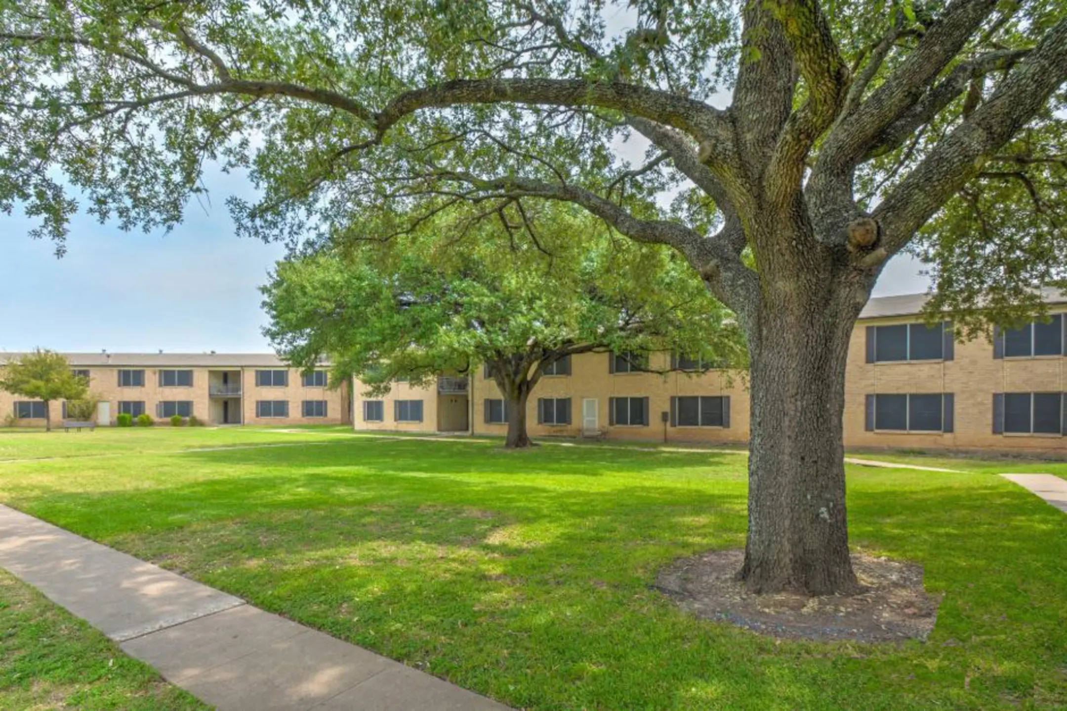 Oaks on Lamar 8071 N Lamar Blvd Austin, TX Apartments for Rent Rent.