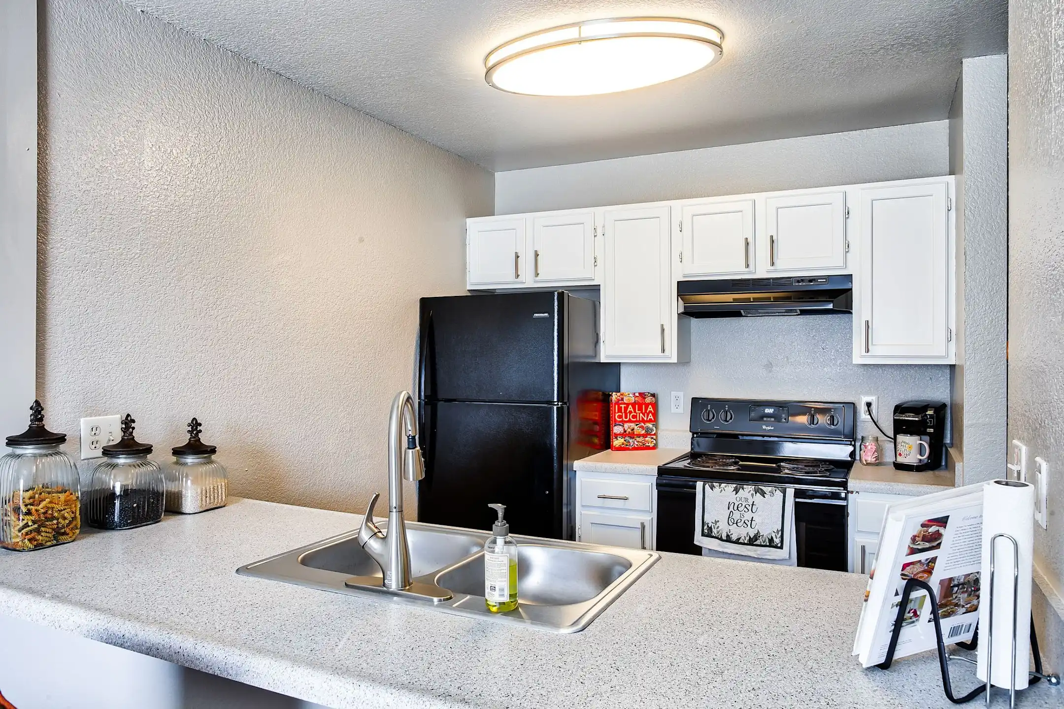 Island Club Apartments 2302 E Wallen Rd Fort Wayne, IN Apartments