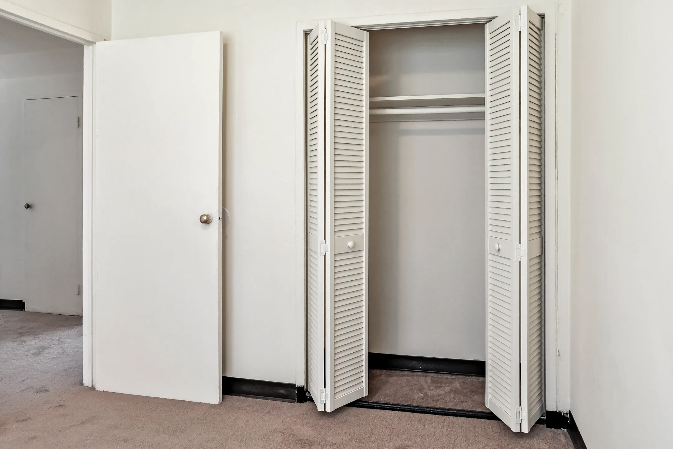 Ingleside Square Apartments 3515 Gatling Ave Norfolk, VA Apartments