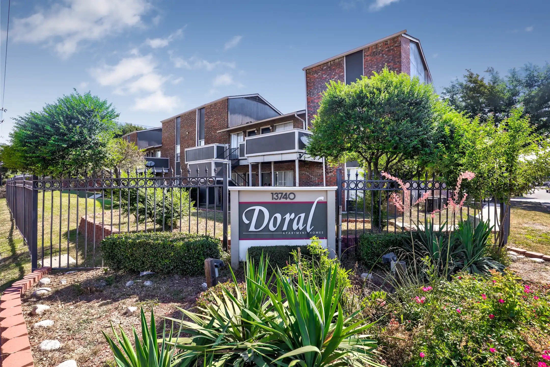 Doral/Monfort Valley Apartments Dallas, TX 75240