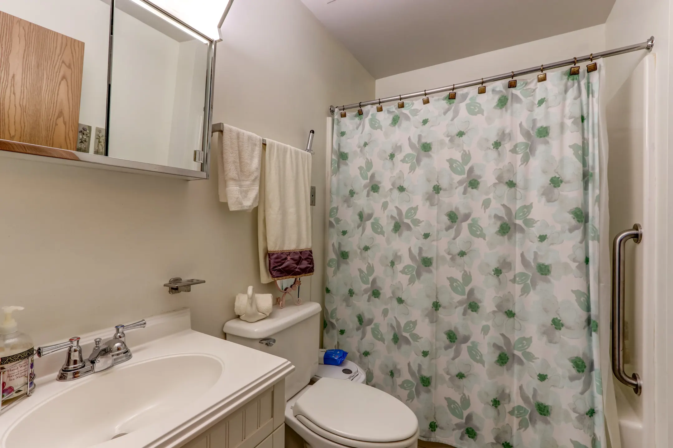 Bathroom - Etna Commons - Pittsburgh, PA
