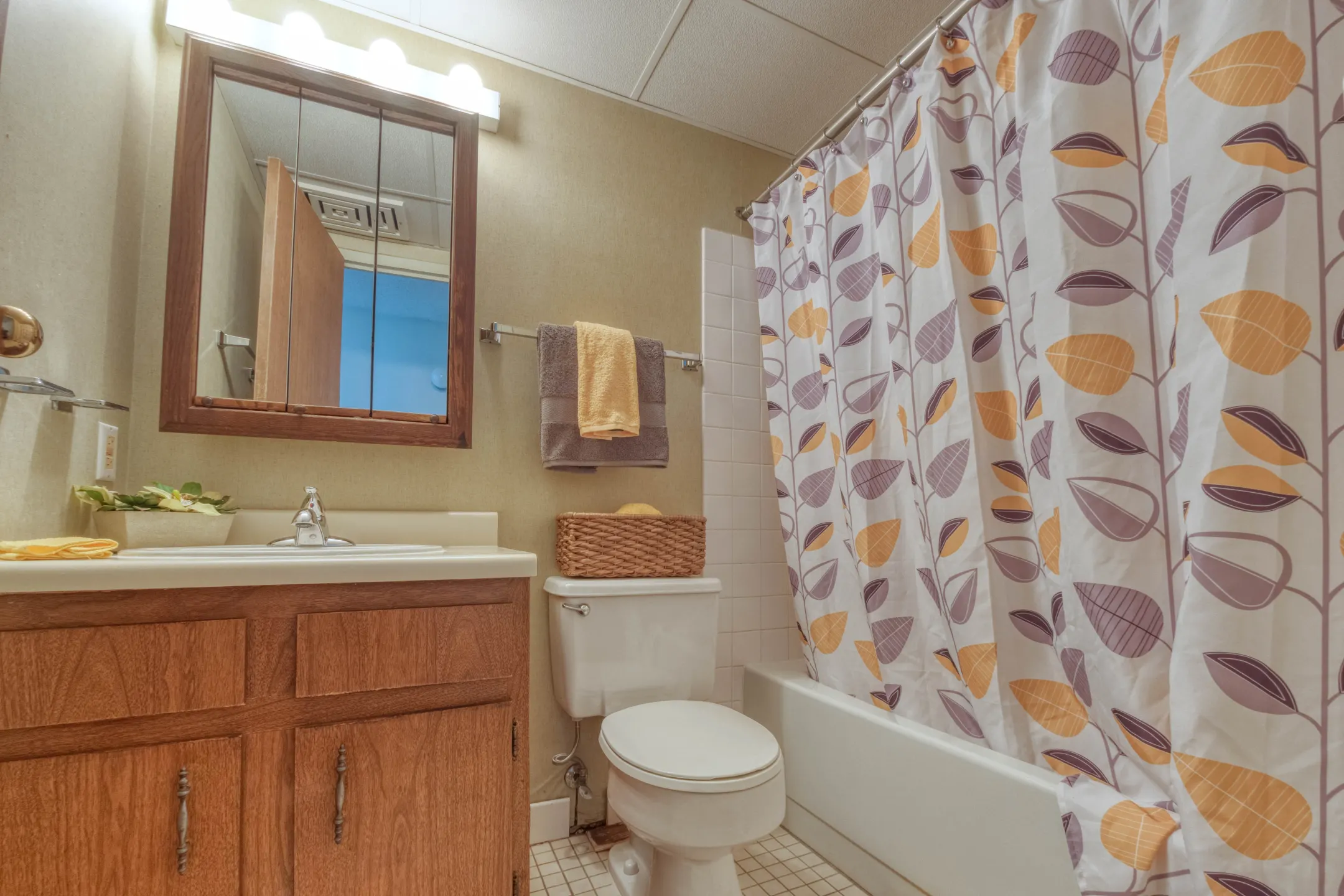 Bathroom - Del Coronado - Saint Louis, MO