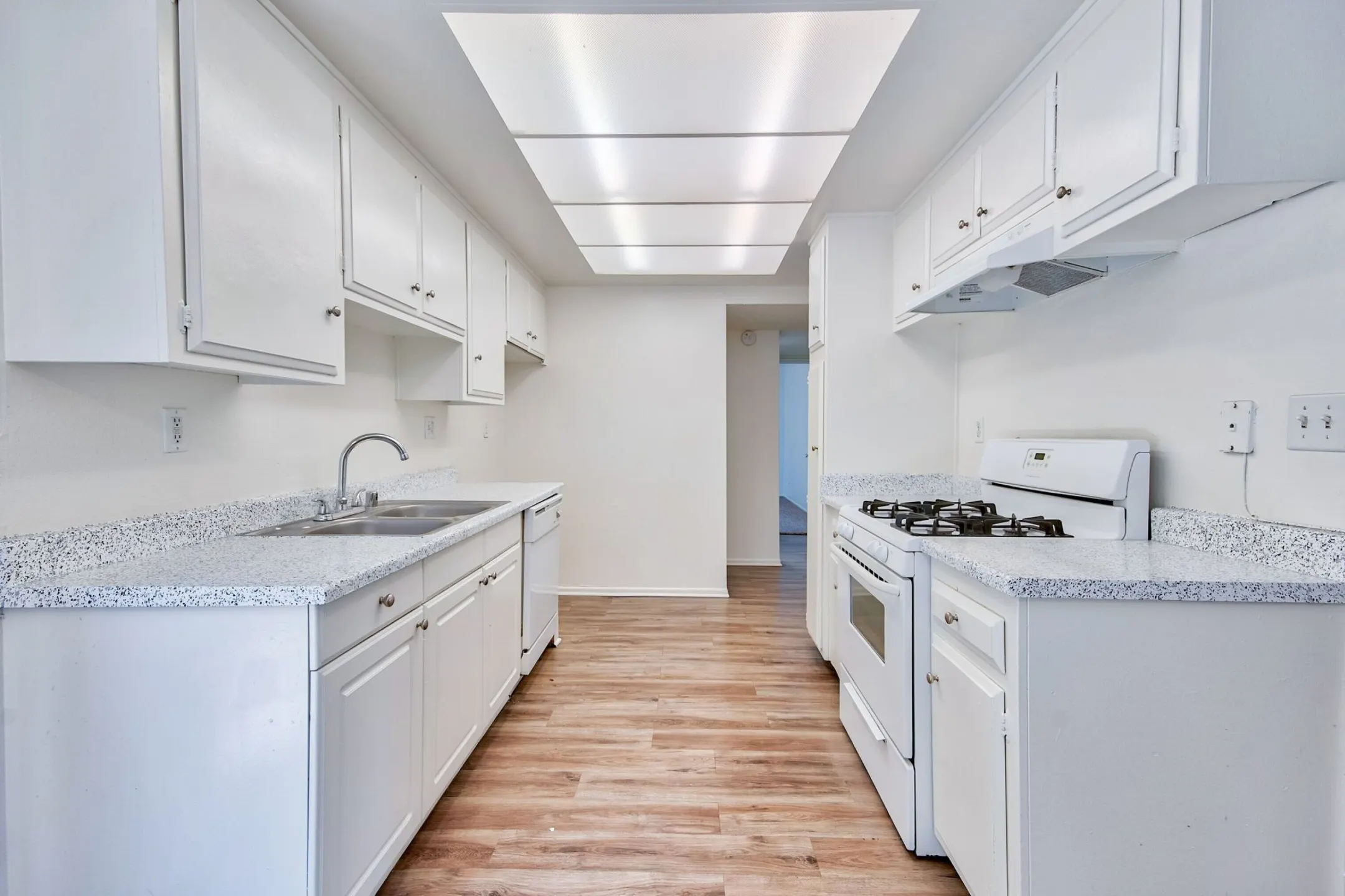 Kitchen - Casa Flores Apartments - Riverside, CA