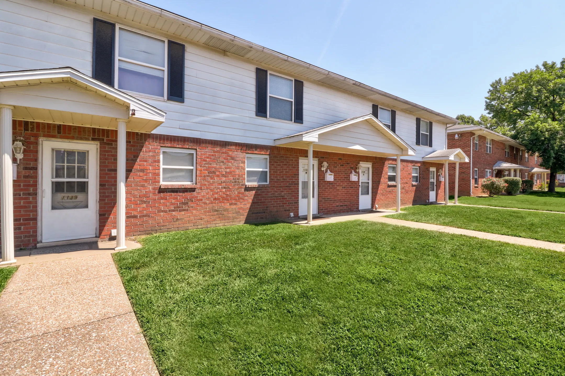 Building - Diamond Valley Apartment Homes - Evansville, IN