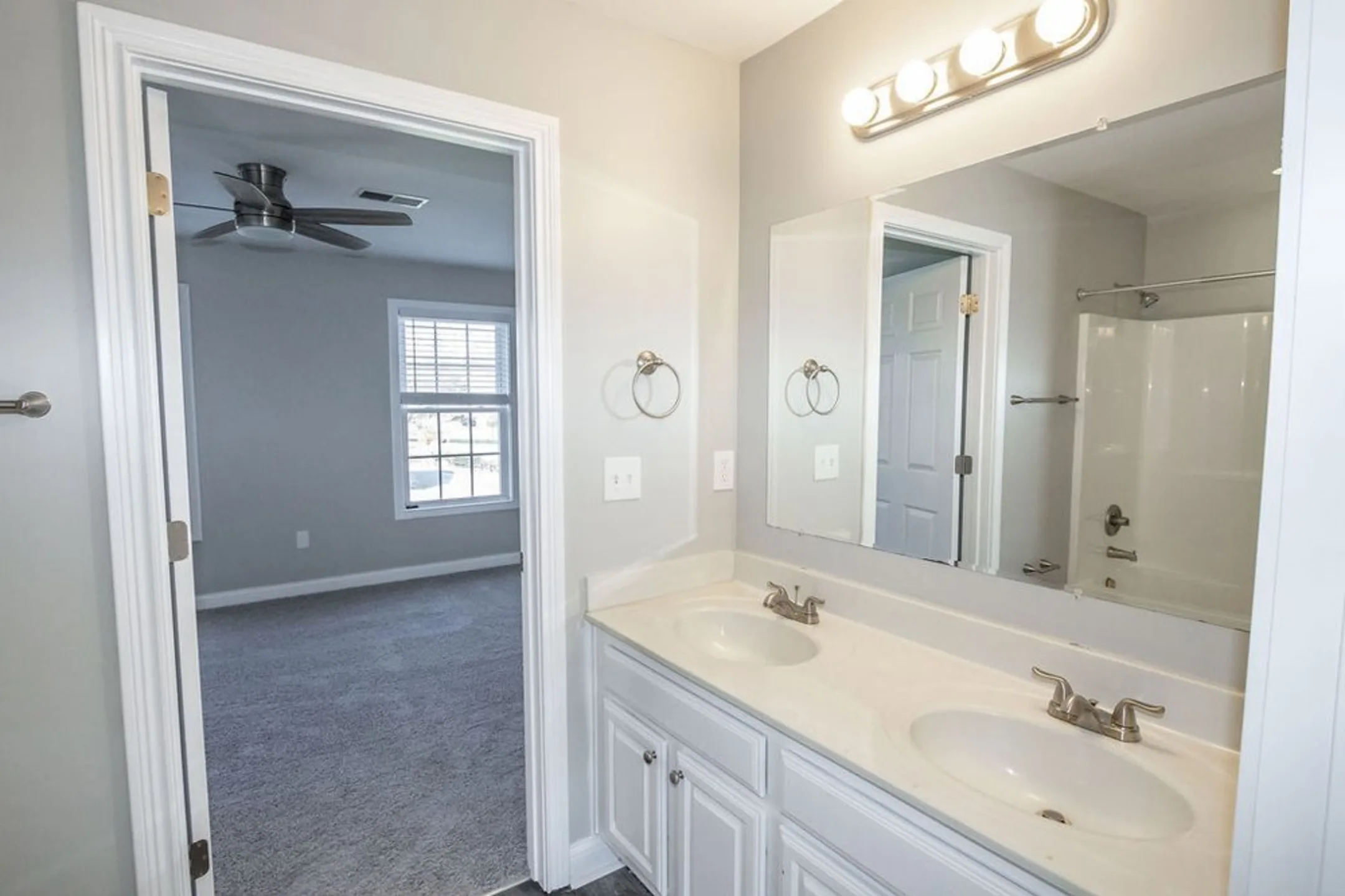 Old Todds Townhomes 209 OLD TODDS RD Lexington, KY Apartments for