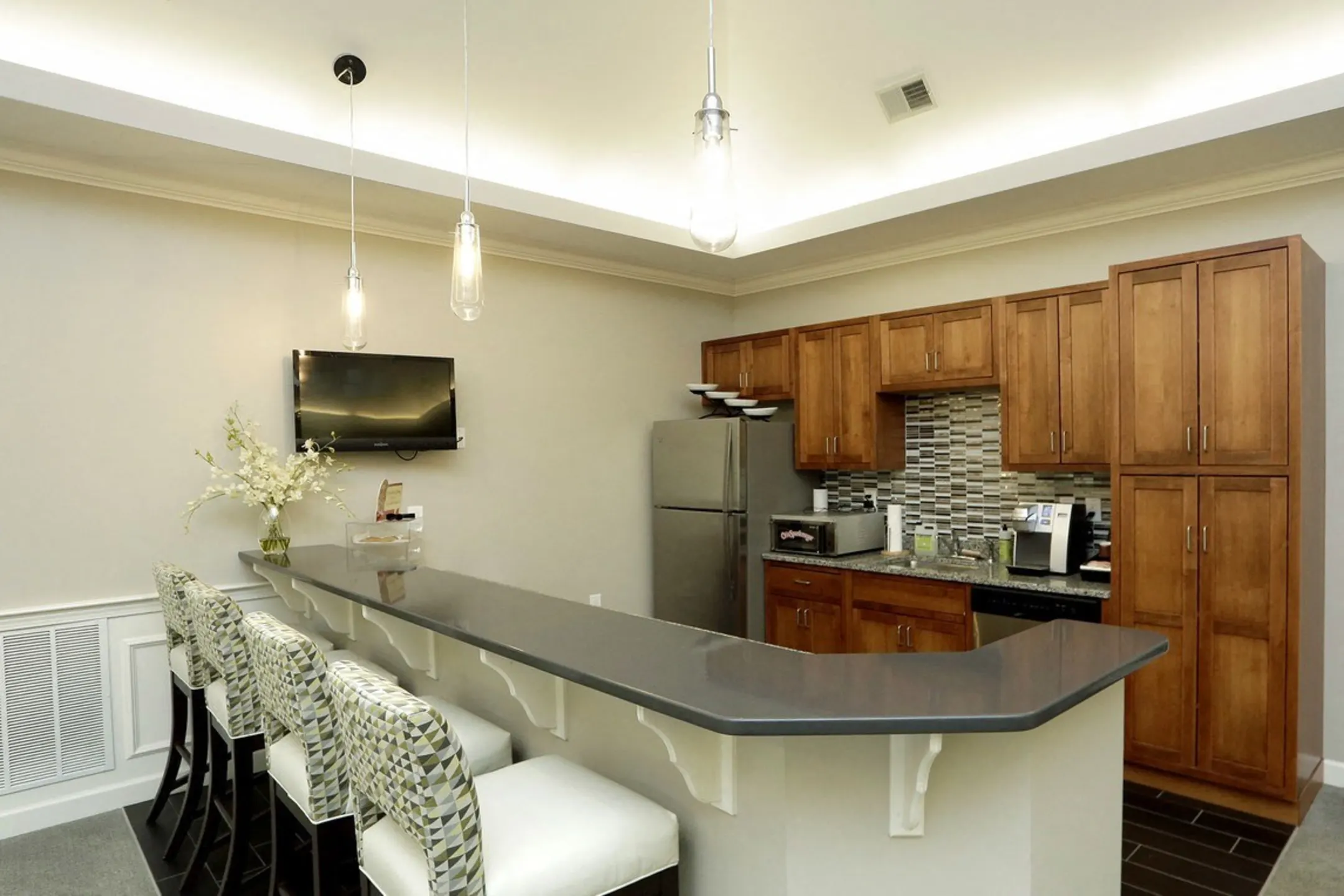 University Heights Apartments 15 Princeton Dr Hooksett, NH
