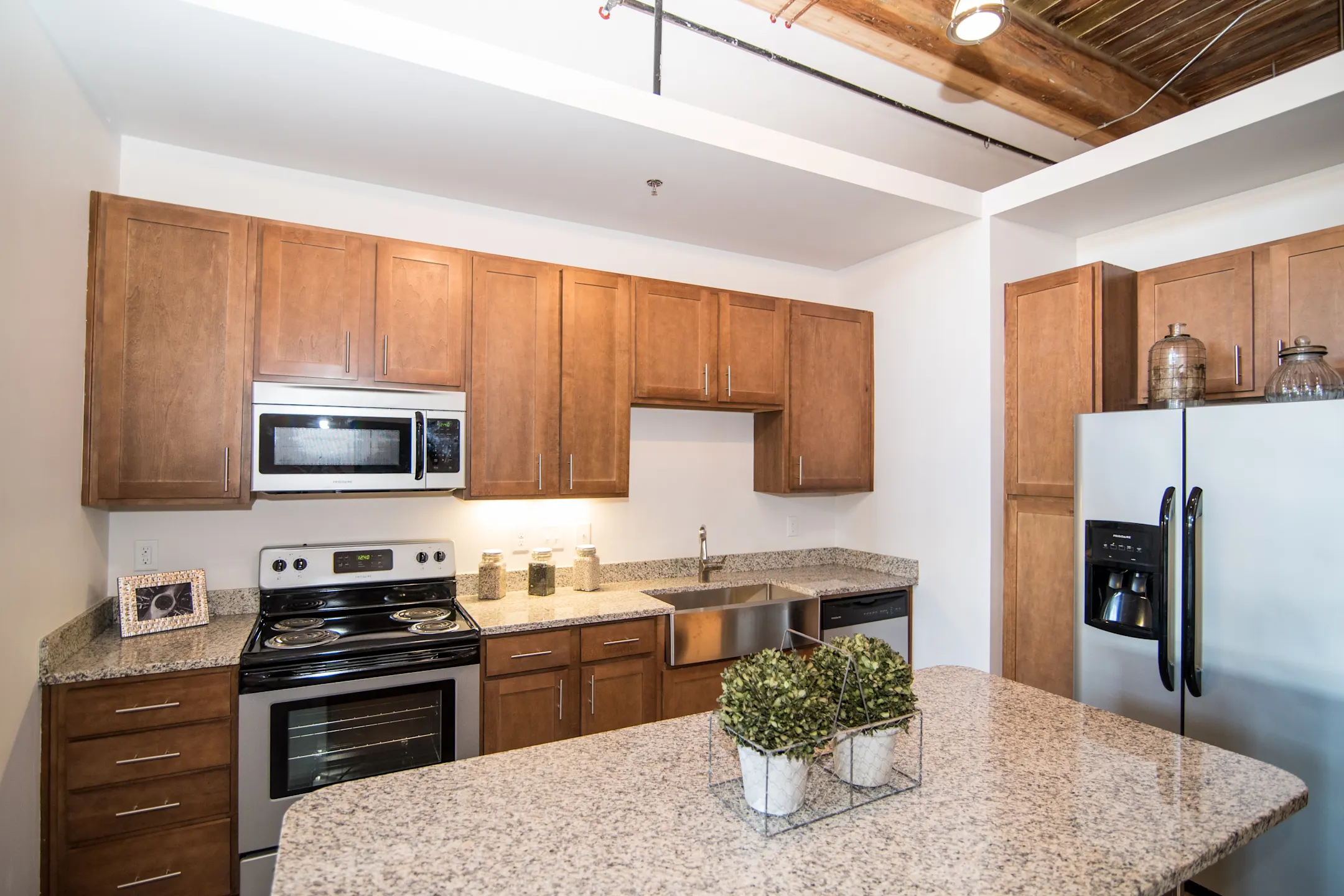 Kitchen - Loray Mill Lofts Apartments - Gastonia, NC