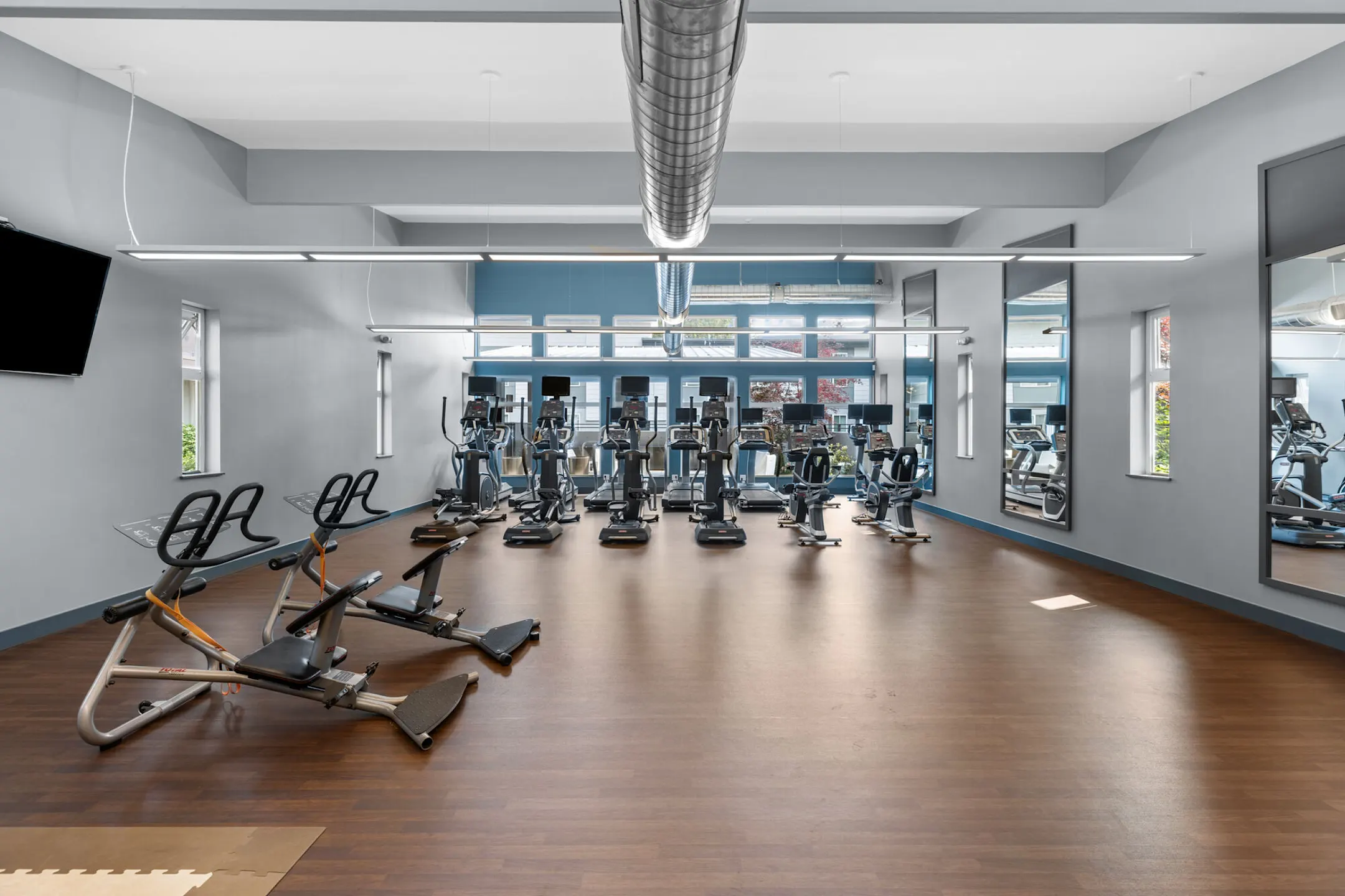 Fitness Weight Room - Ridgedale Apartments - Bellevue, WA