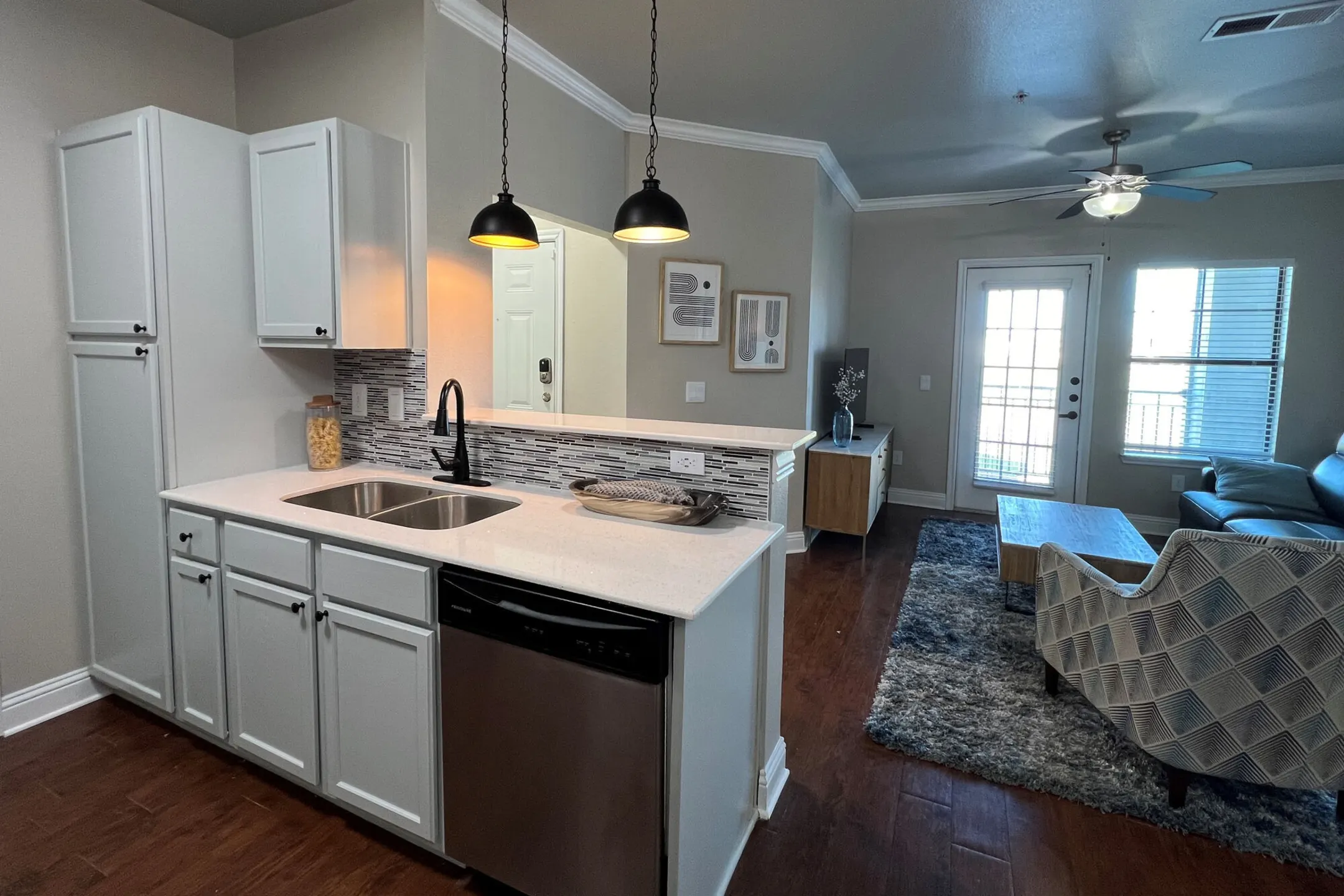Kitchen - The Colony Apartments - Victoria, TX