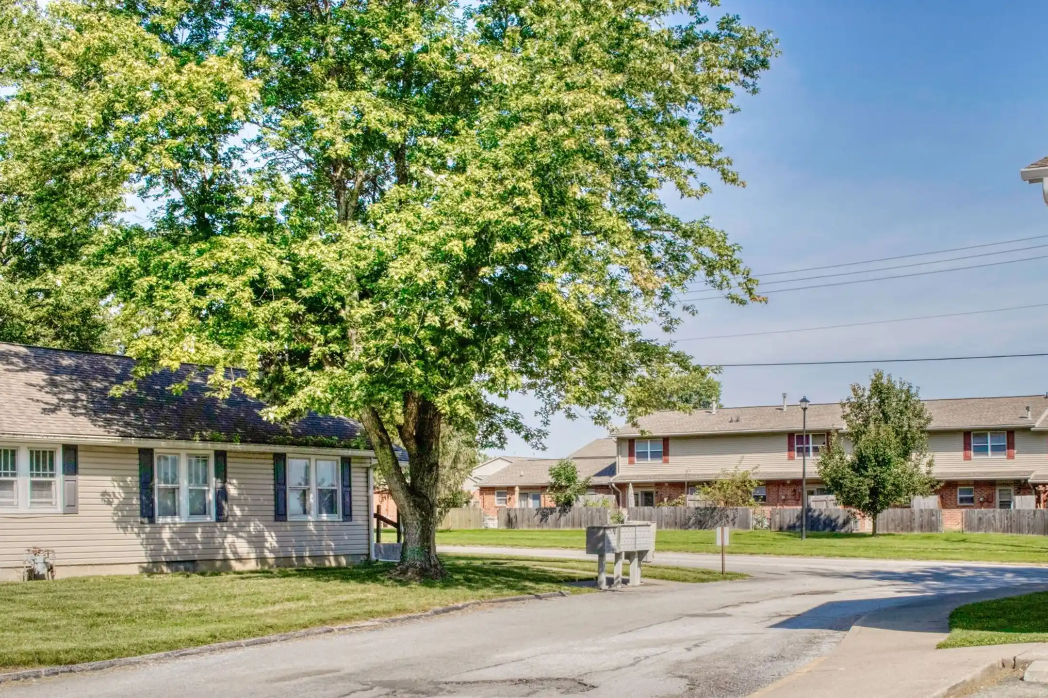 Hickory Grove Apartments Bloomington, IN 47403