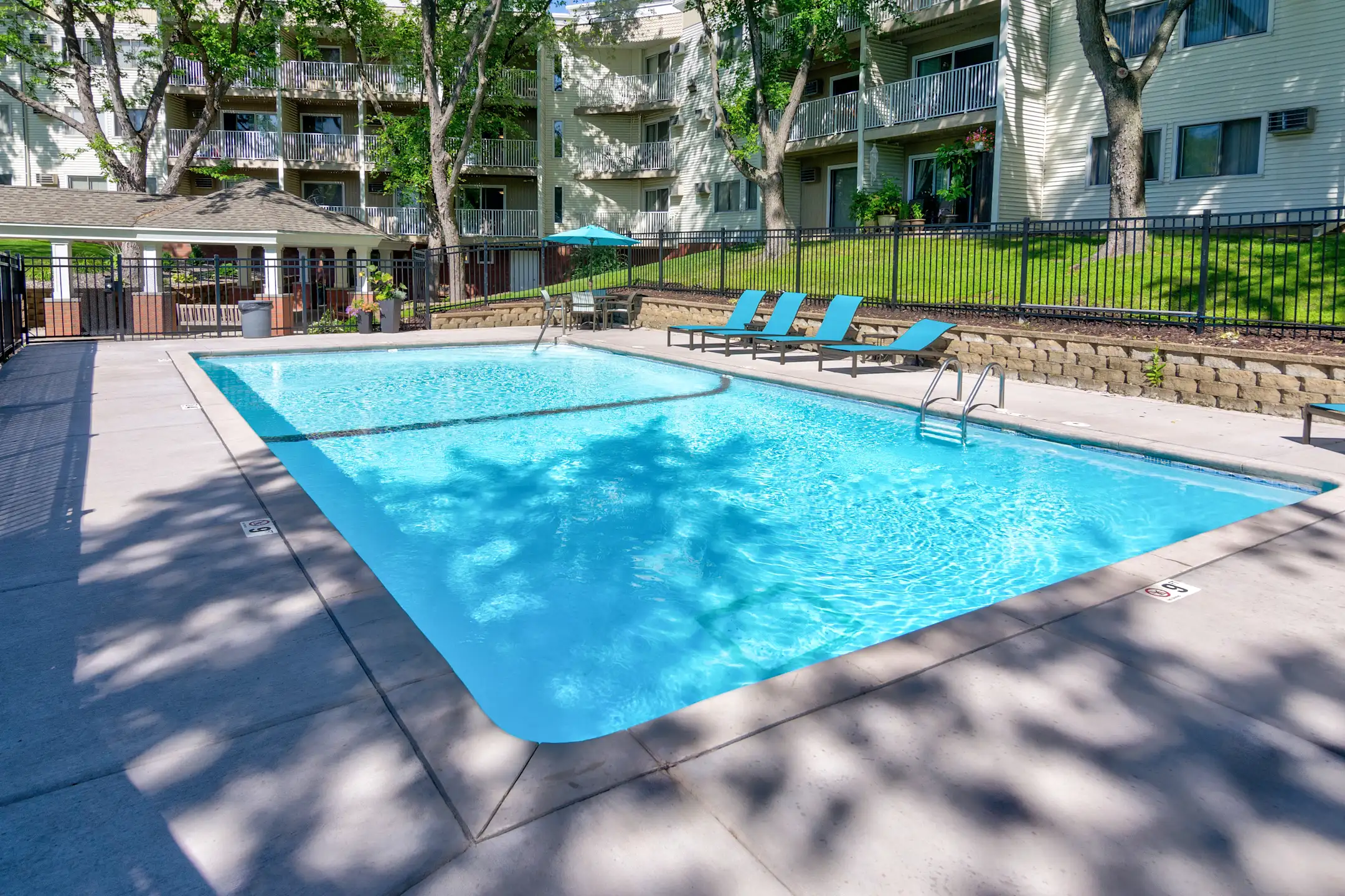 Hillcrest Place Apartments 165 County Road B2 E Saint Paul, MN