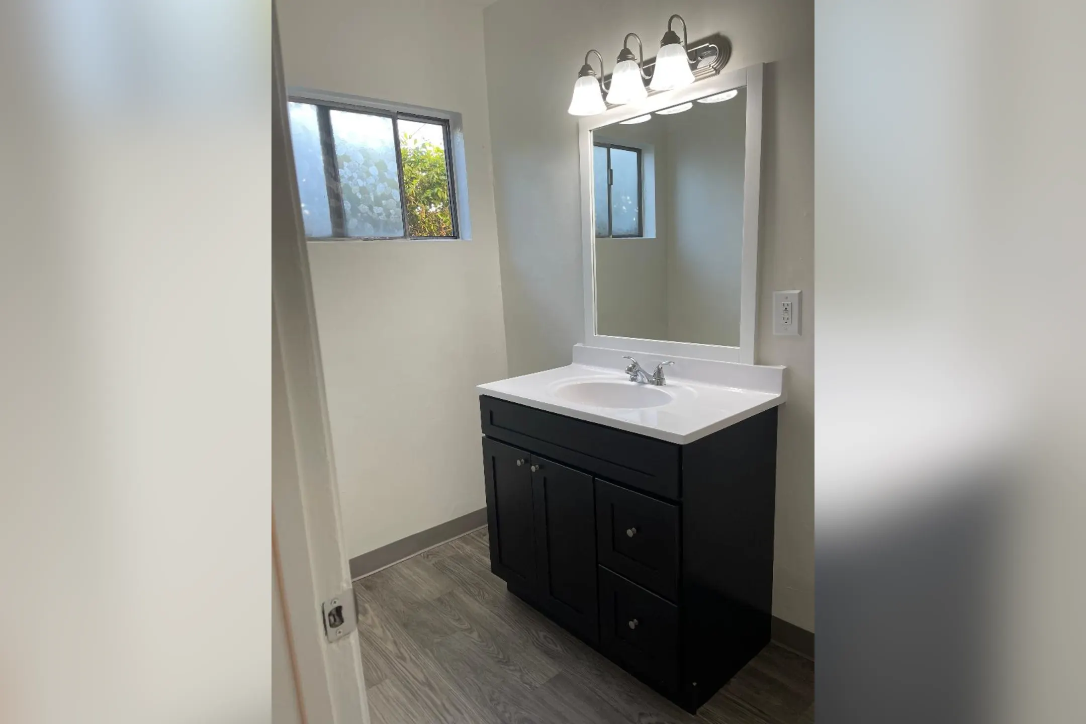 Bathroom - Imperial Palms - Norwalk, CA