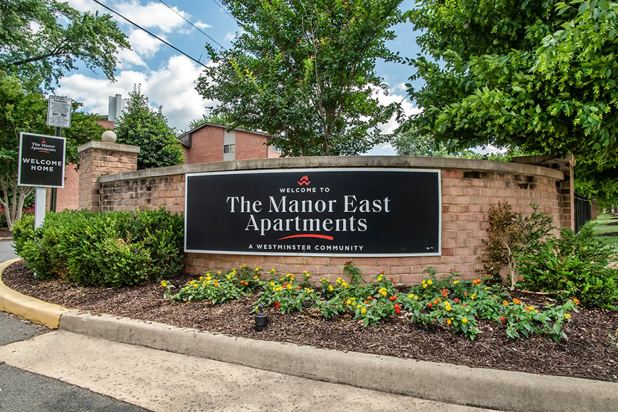 The Manor/The Manor East Apartments Leesburg, VA 20176