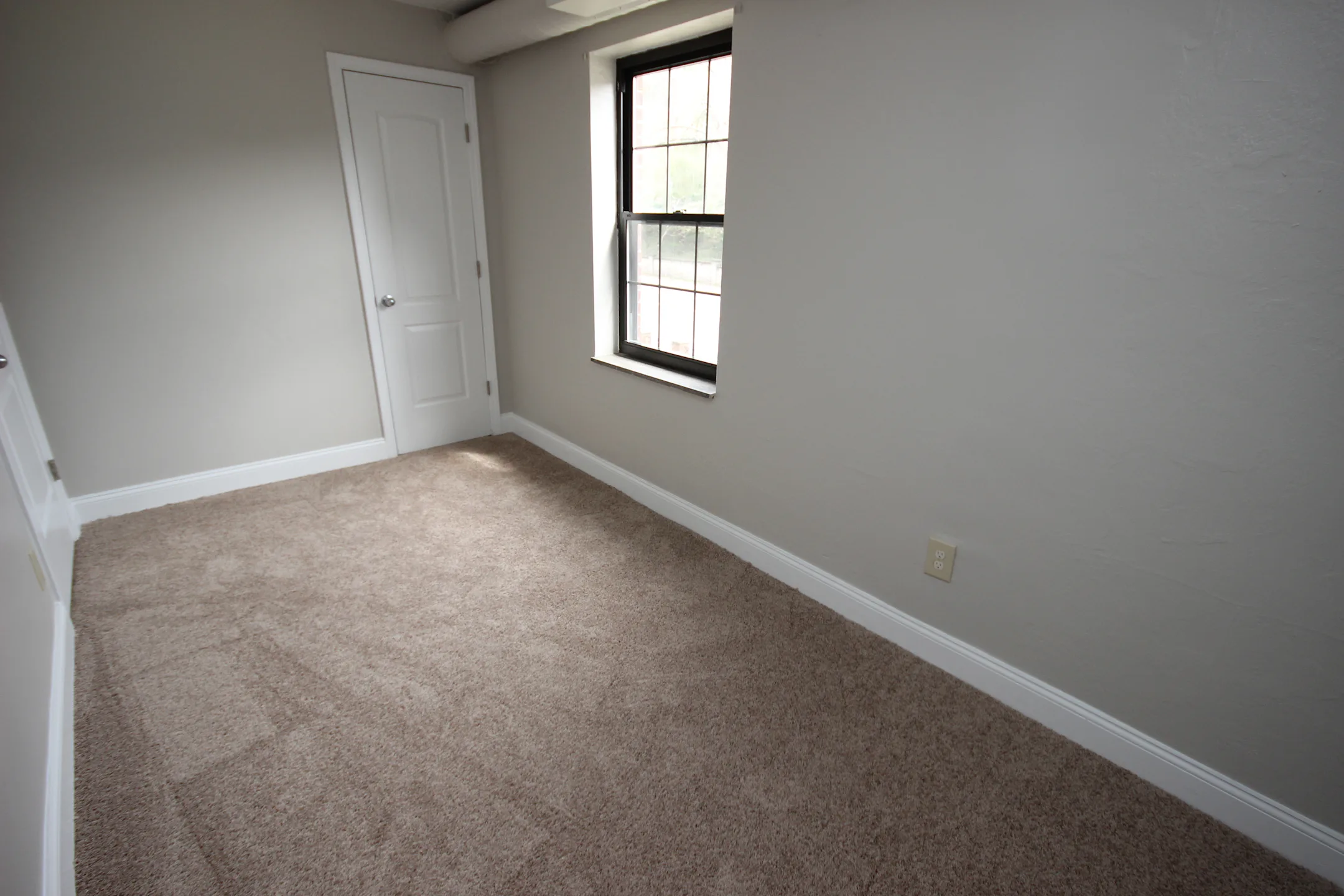 Shadyside Apartments 6005 Fifth Avenue Pittsburgh, PA Apartments