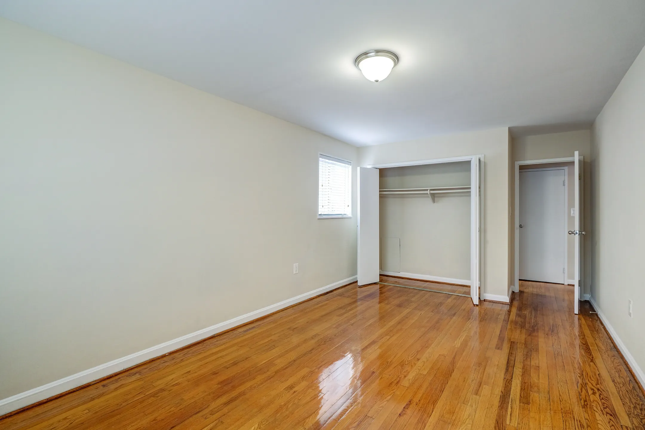 HOC Battery Lane 4998 Battery Lane Bethesda, MD Apartments for