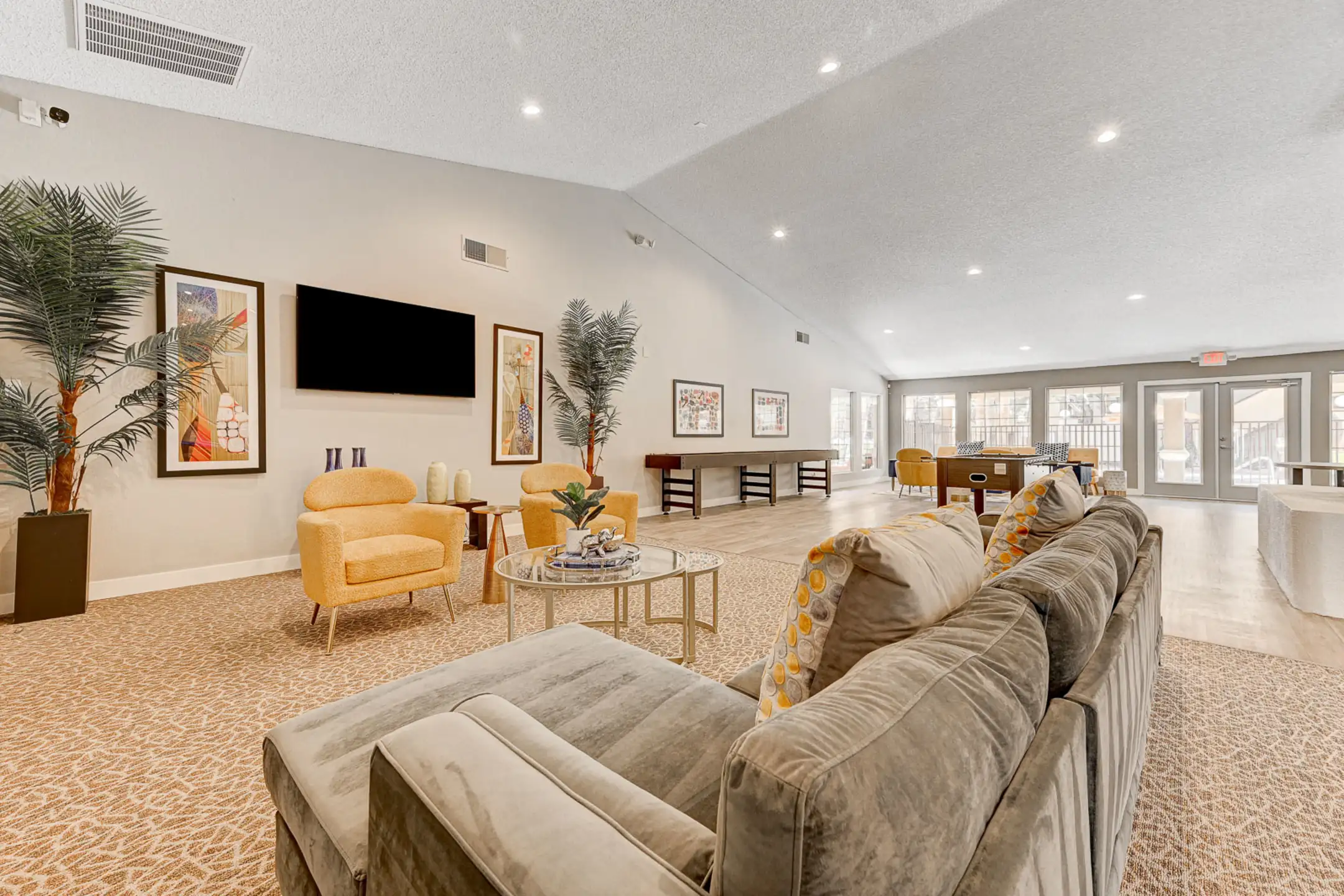 Living Room - Breakers - Las Vegas, NV