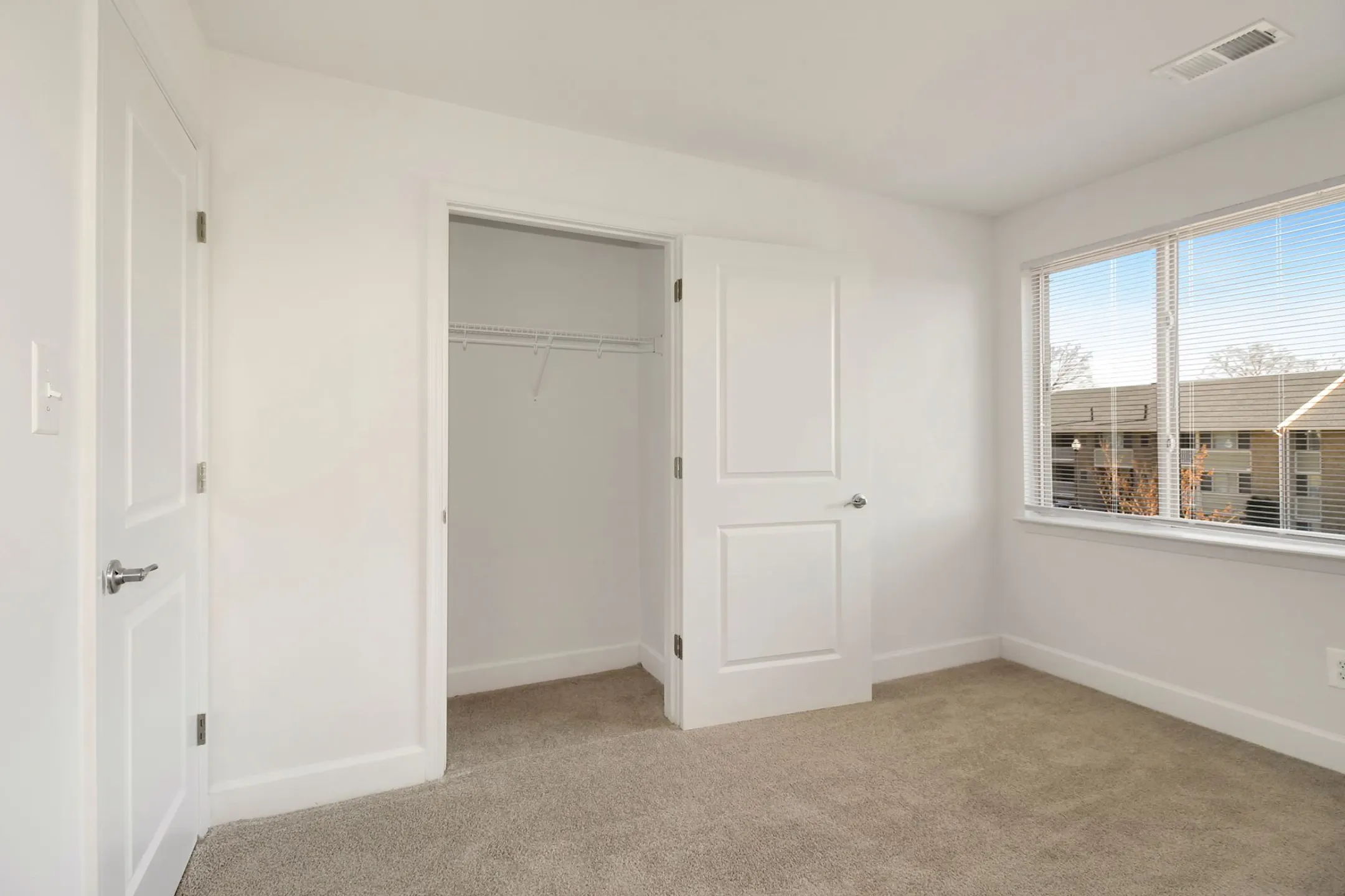 Bedroom - Satyr Hill Apartments - Parkville, MD