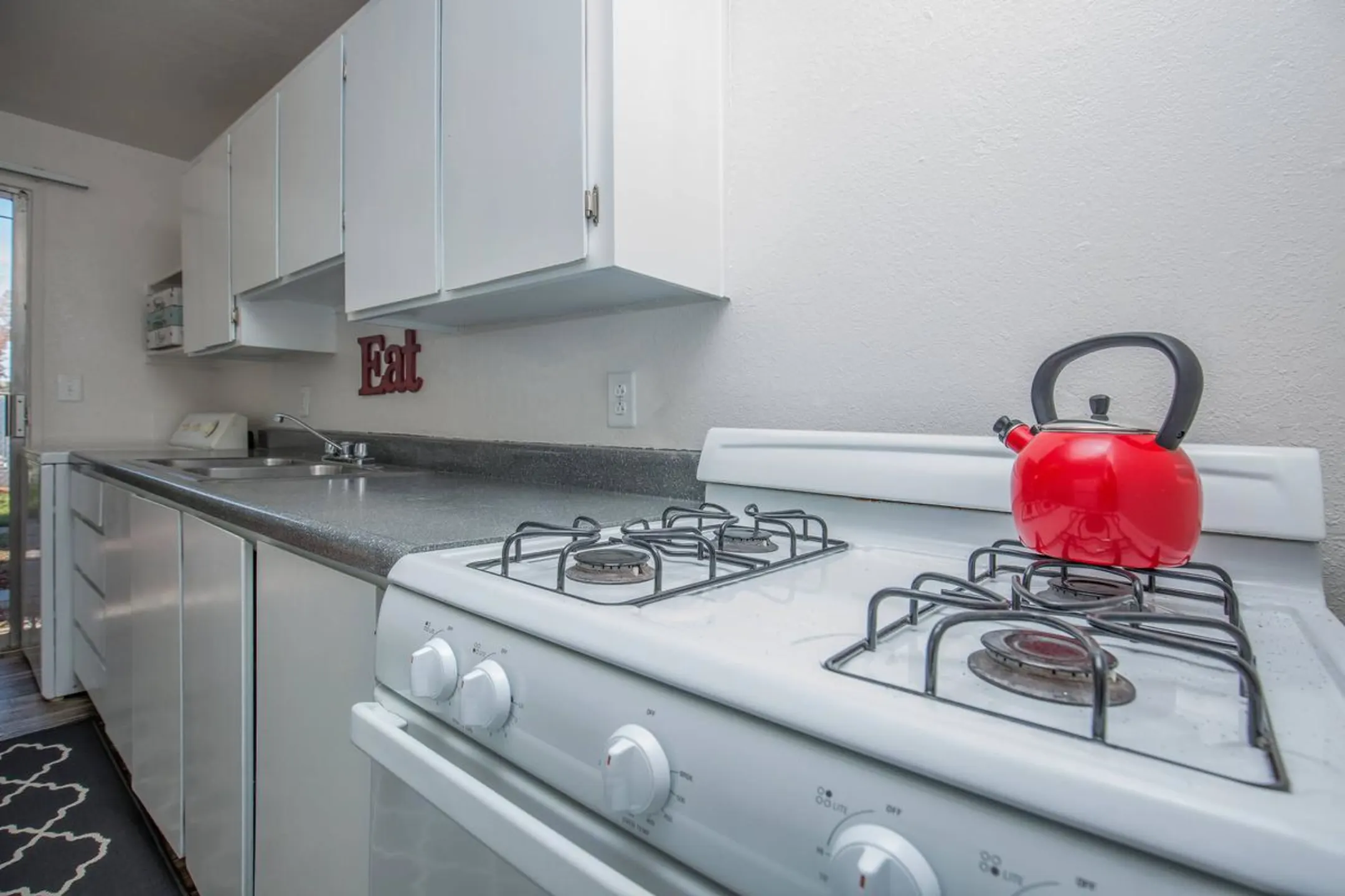 Icon on Stella Apartments Tucson, AZ 85730