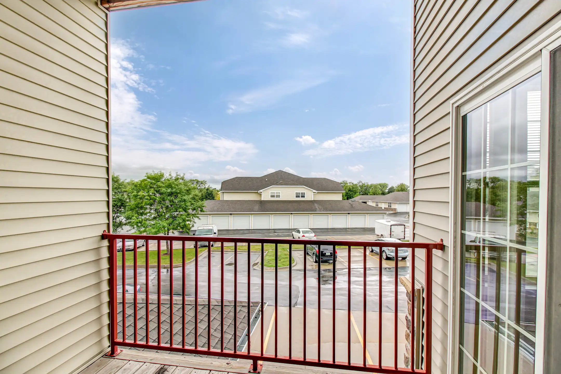 Patio / Deck - The Woodland Reserve Apartments - Ankeny, IA