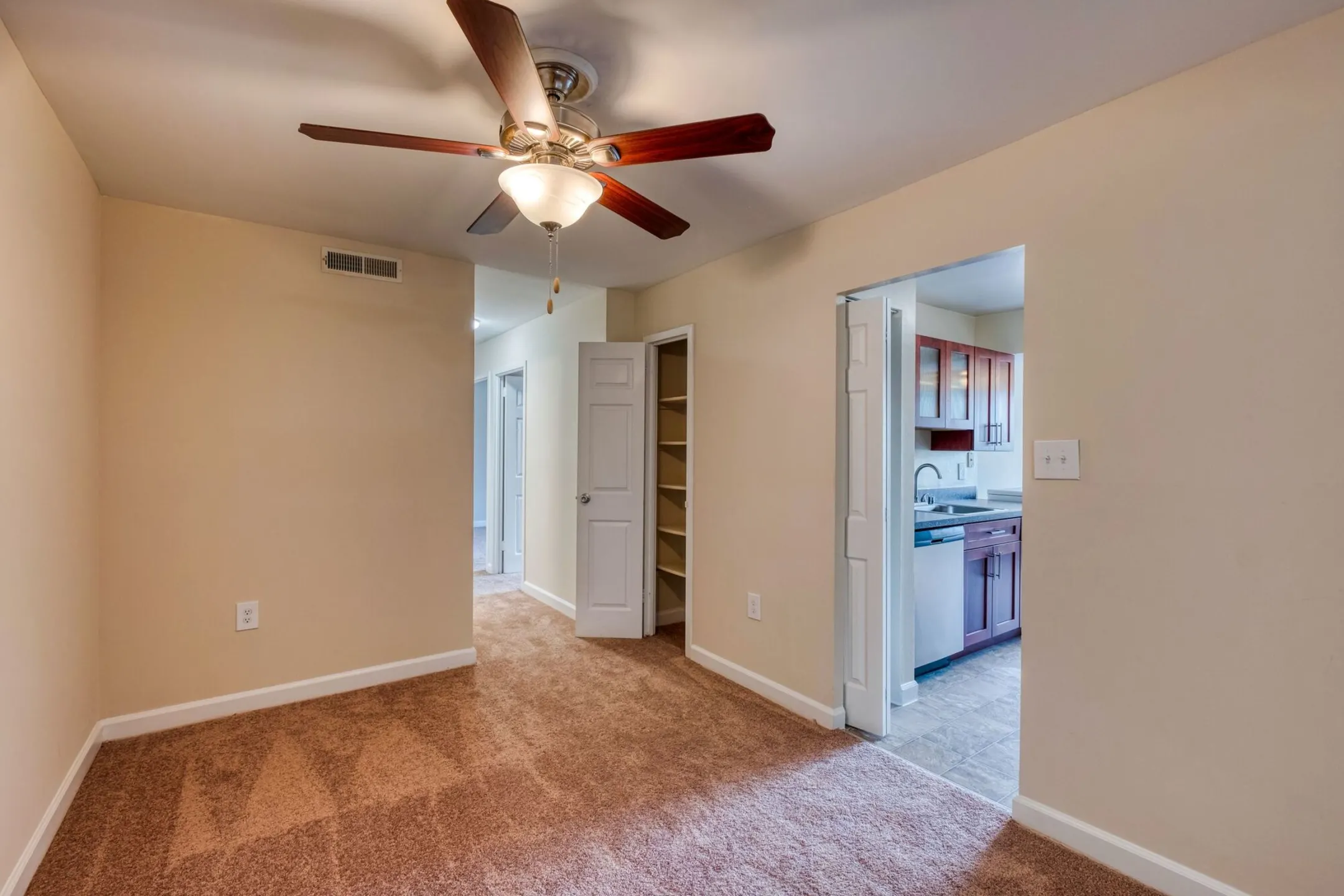 Bedroom - Oakton Park Apartments - Fairfax, VA