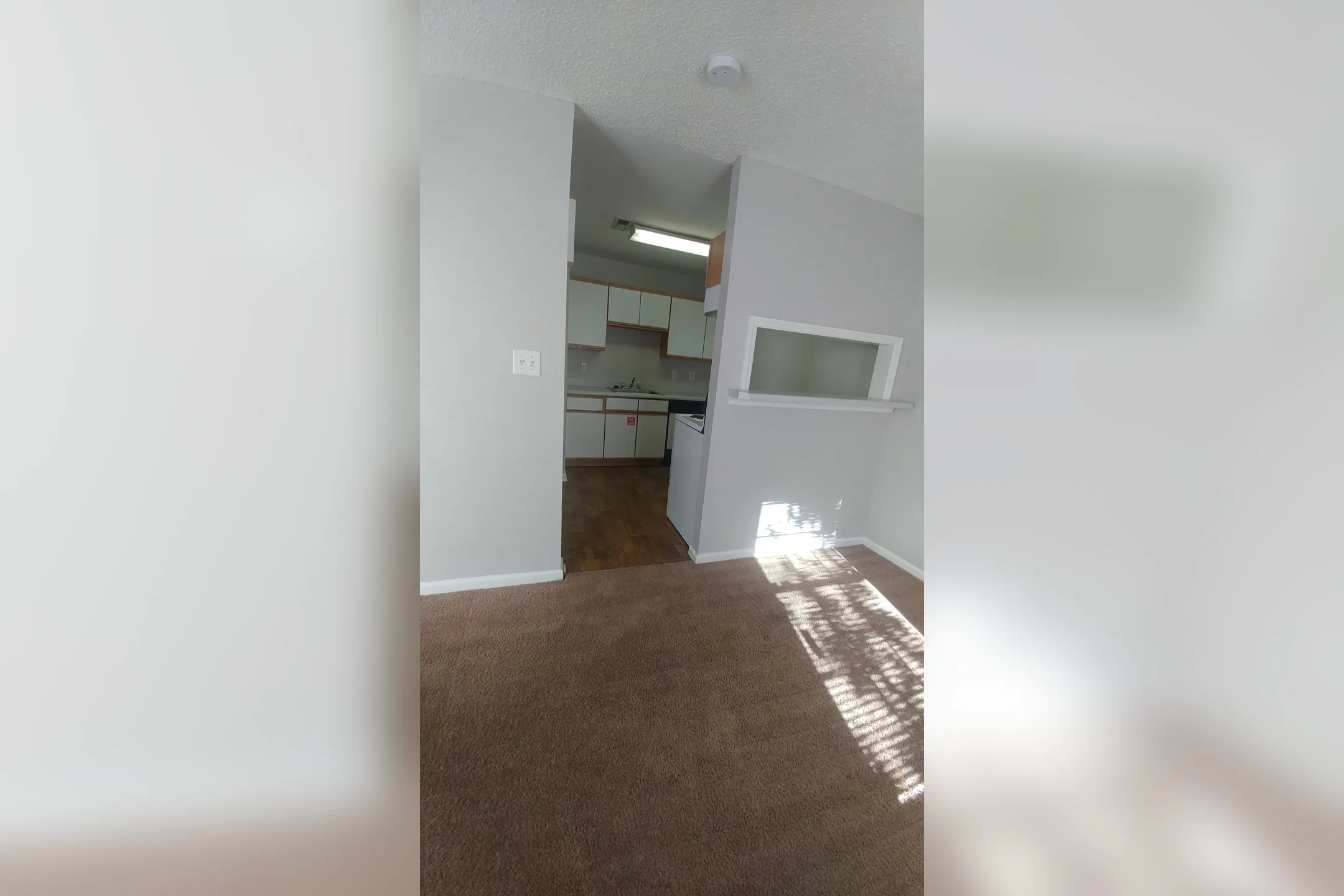Living Room - Sunchase Apartments - Albany, GA