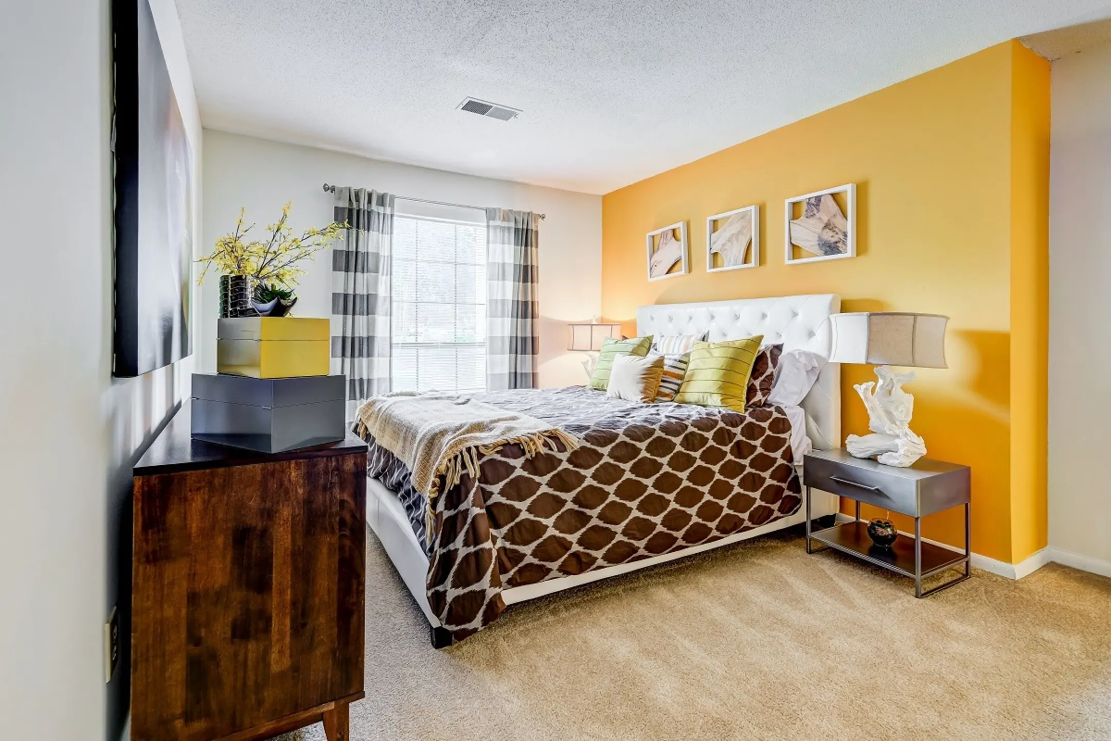 Bedroom - St. Andrews Apartments & Townhomes - Columbia, SC